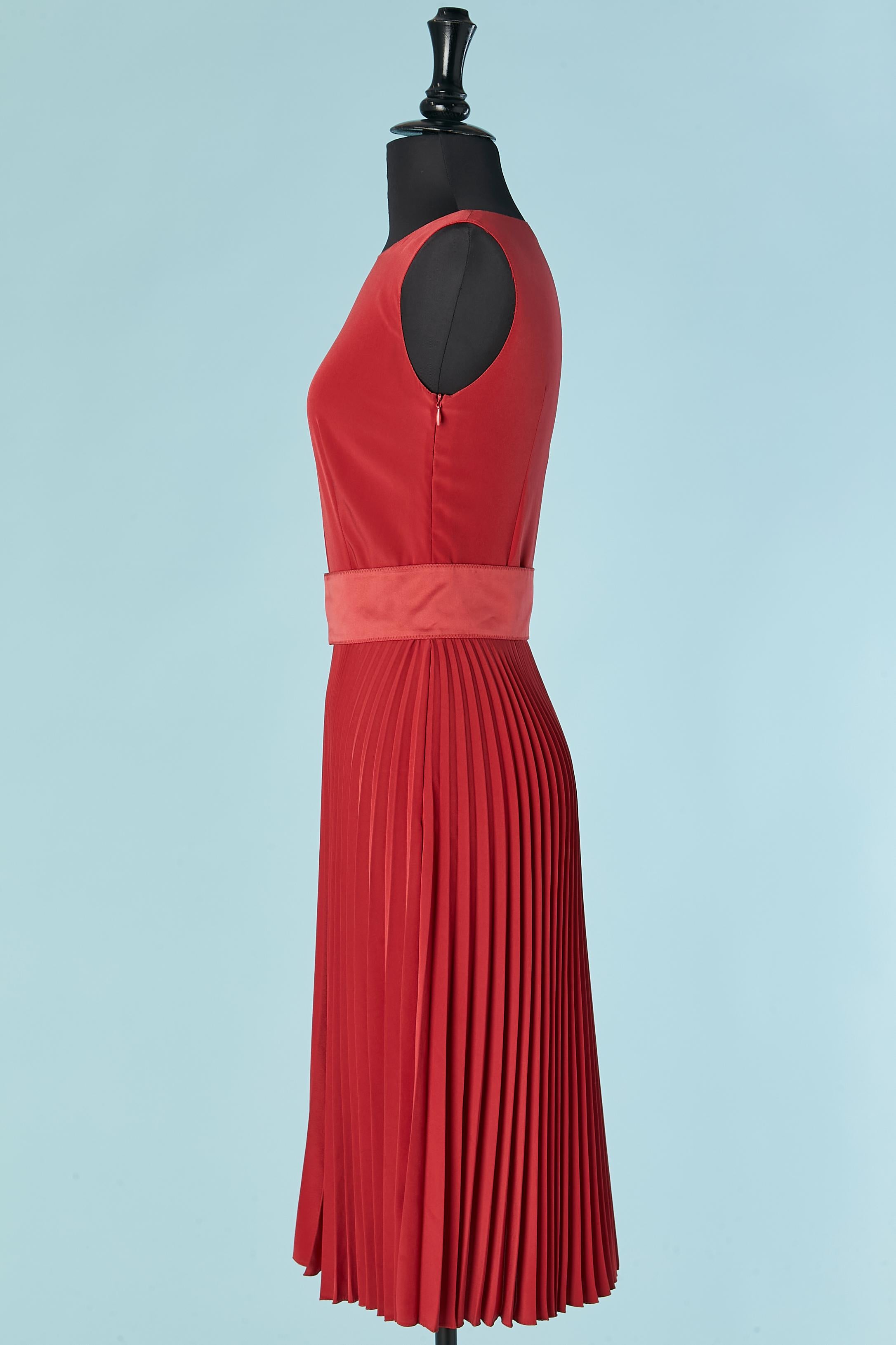 Women's Red silk sleeveless cocktail dress with sunray pleats Miu Miu For Sale