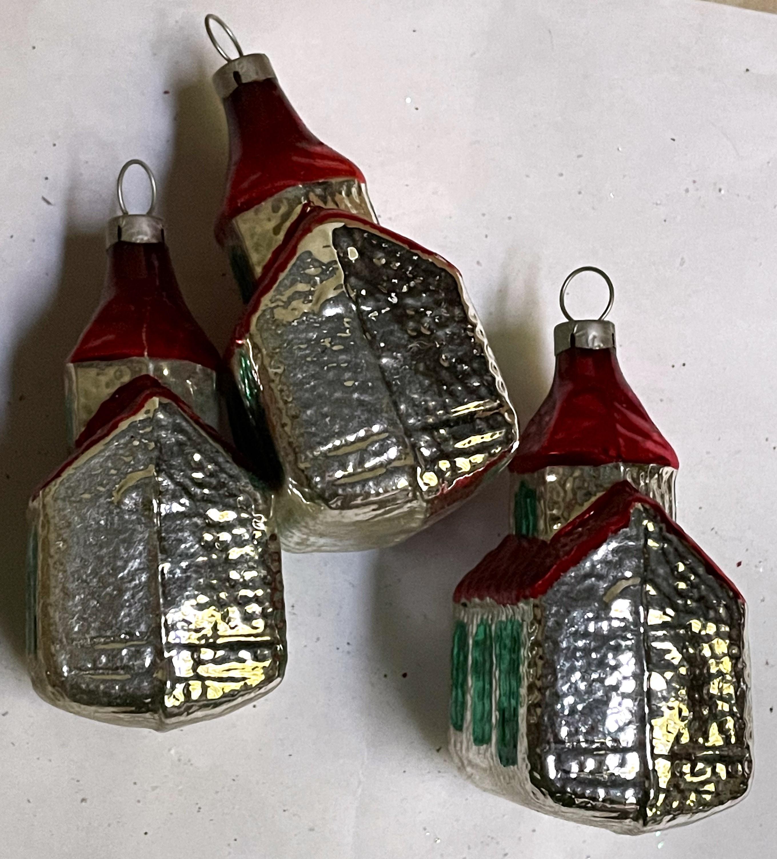 Sconosciuto Ornamenti per l'albero di Natale della chiesa in vetro soffiato rosso e argento Mercury, lotto di 3 pezzi in vendita