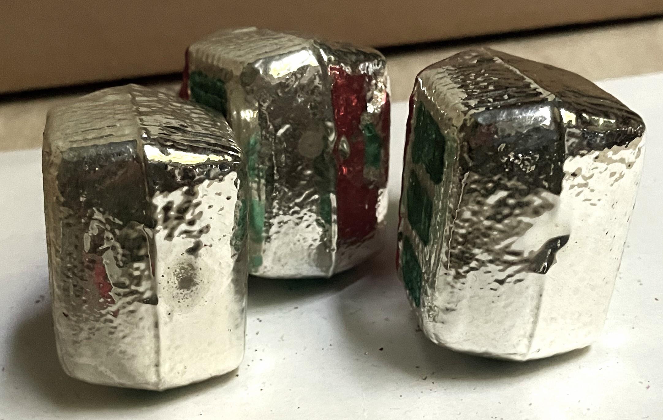 Ornamenti per l'albero di Natale della chiesa in vetro soffiato rosso e argento Mercury, lotto di 3 pezzi In condizioni buone in vendita a Clifton Forge, VA