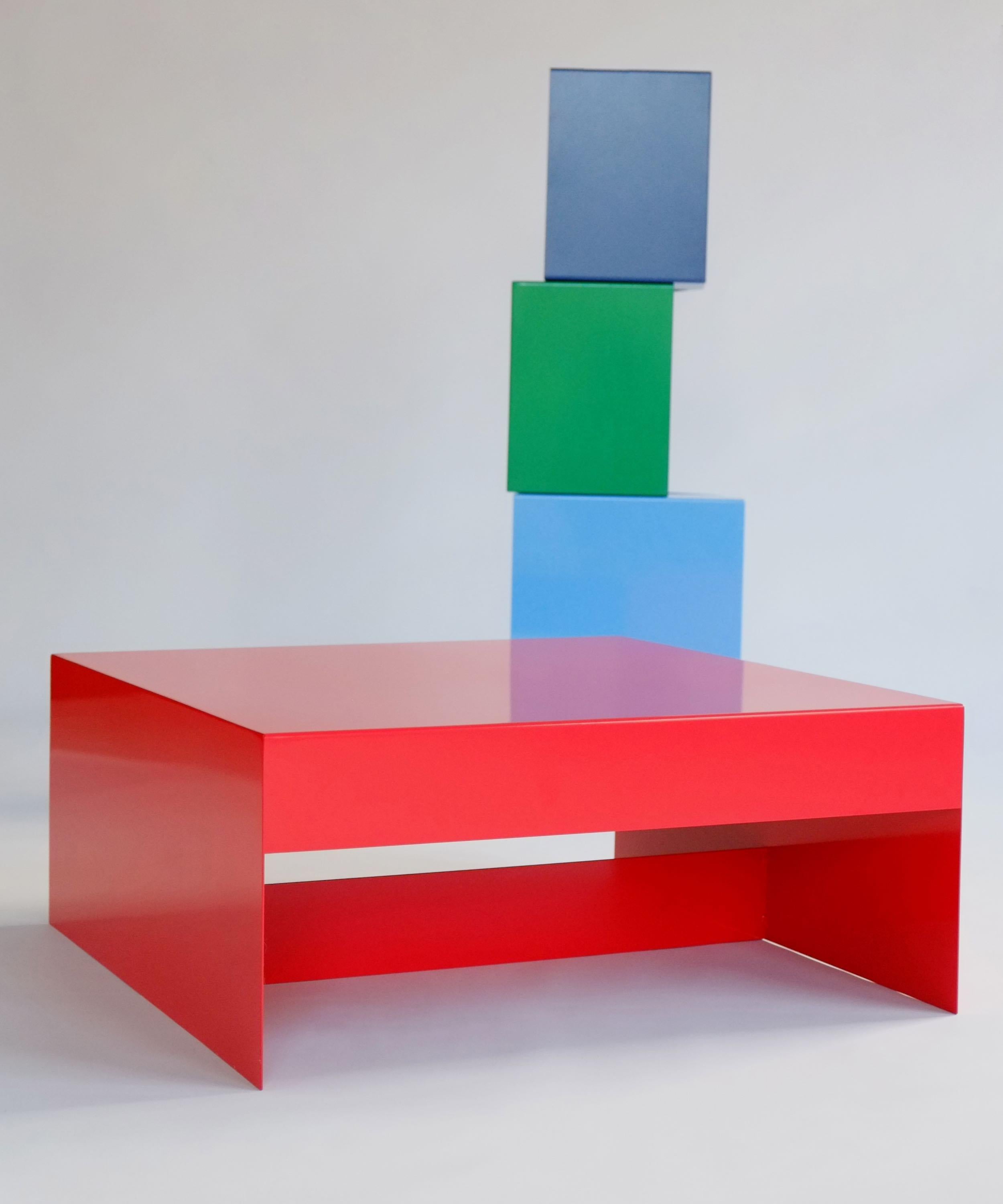Mesa baja cuadrada de aluminio roja de una sola forma - Personalizable en Nuevo estado para la venta en Leicester, GB