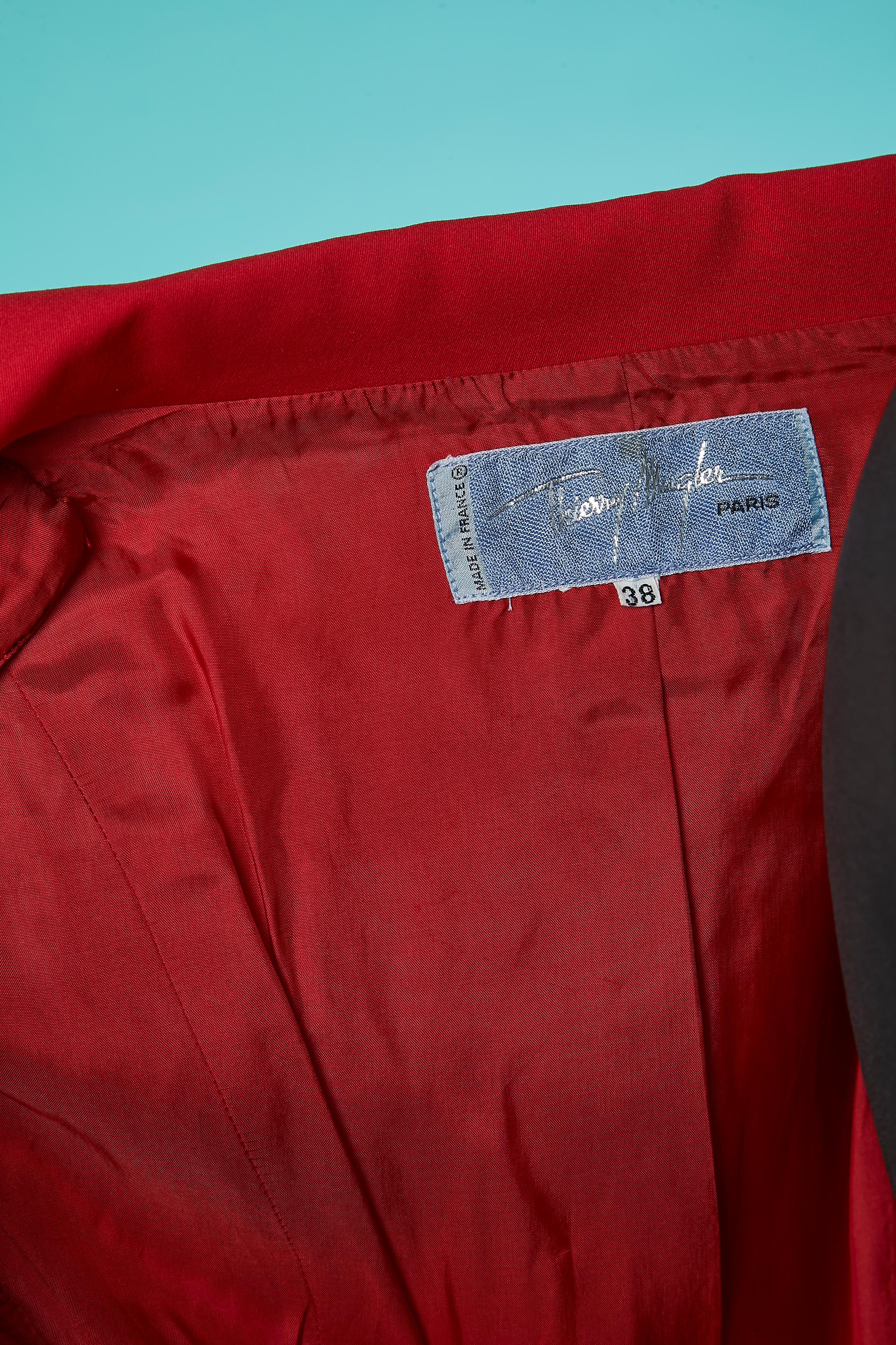 Tailleur jupe rouge avec nœud en Grain sur les poches Thierry Mugler Circa 1980 en vente 4