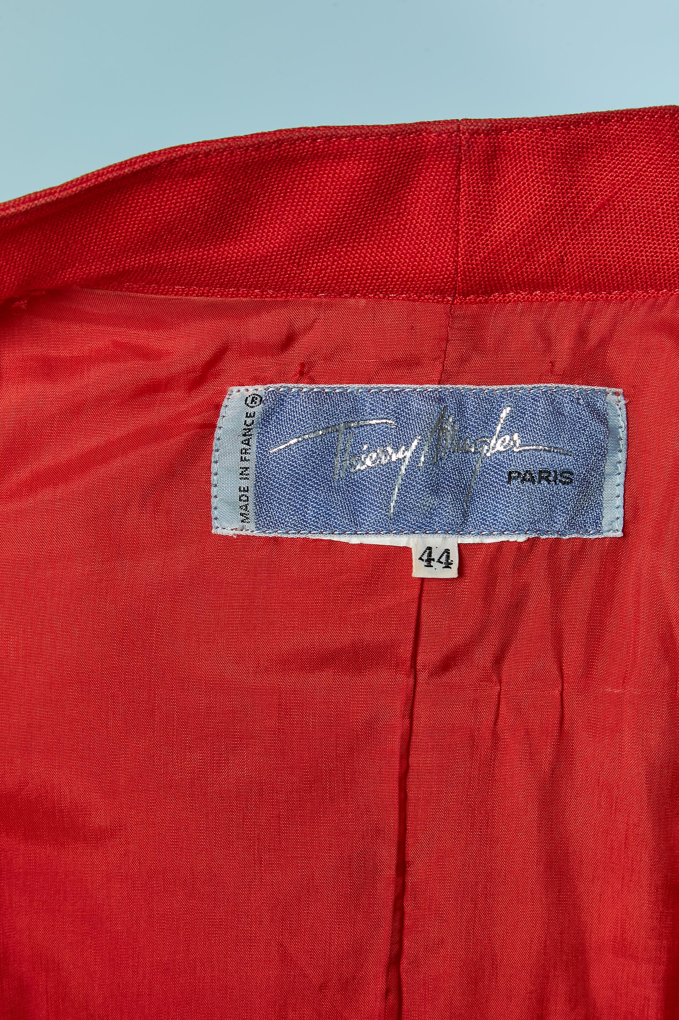 Tailleur con gonna rossa e abbellimento ad anello in metallo Thierry Mugler Circa anni '90 in vendita 3