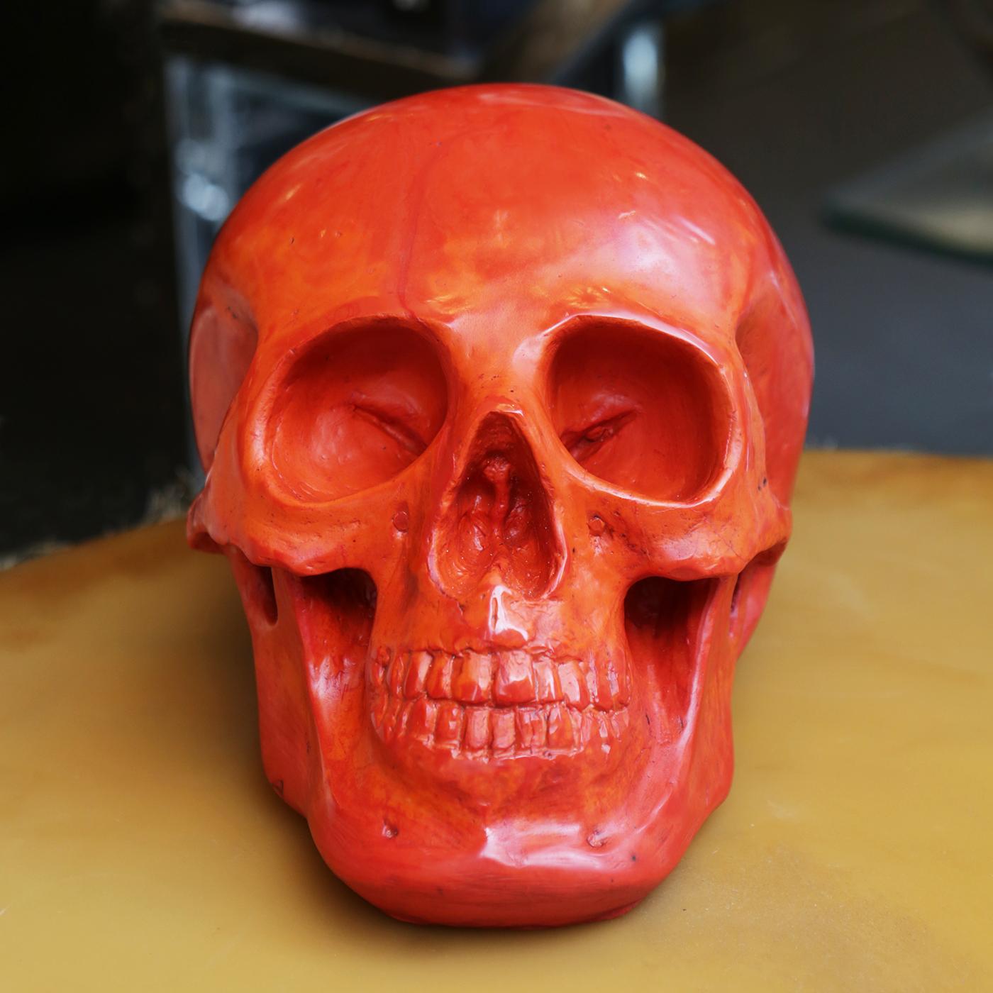 Sculpture crâne rouge en noirci
pâte de verre, pièce artisanale, fabriquée en France.
Pièce exceptionnelle et unique.