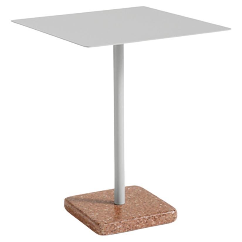 Table carrée en terrazzo rouge et gris ciel, par Daniel Enoksson pour Hay