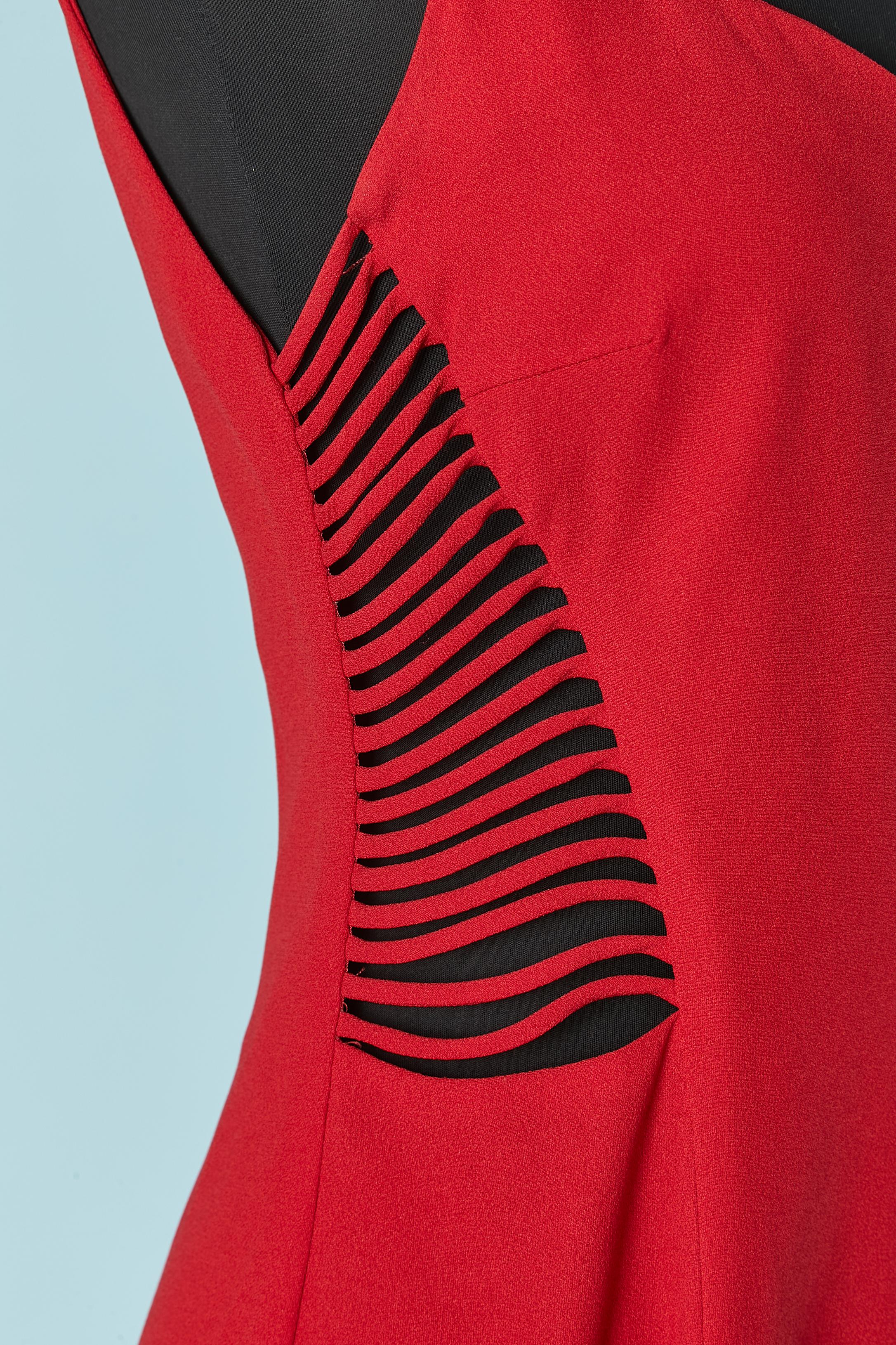 Red sleeveless cocktail dress with string on the side MONTANA BLU In Excellent Condition For Sale In Saint-Ouen-Sur-Seine, FR