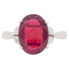 Bague cocktail en platine, spinelle rouge et diamants