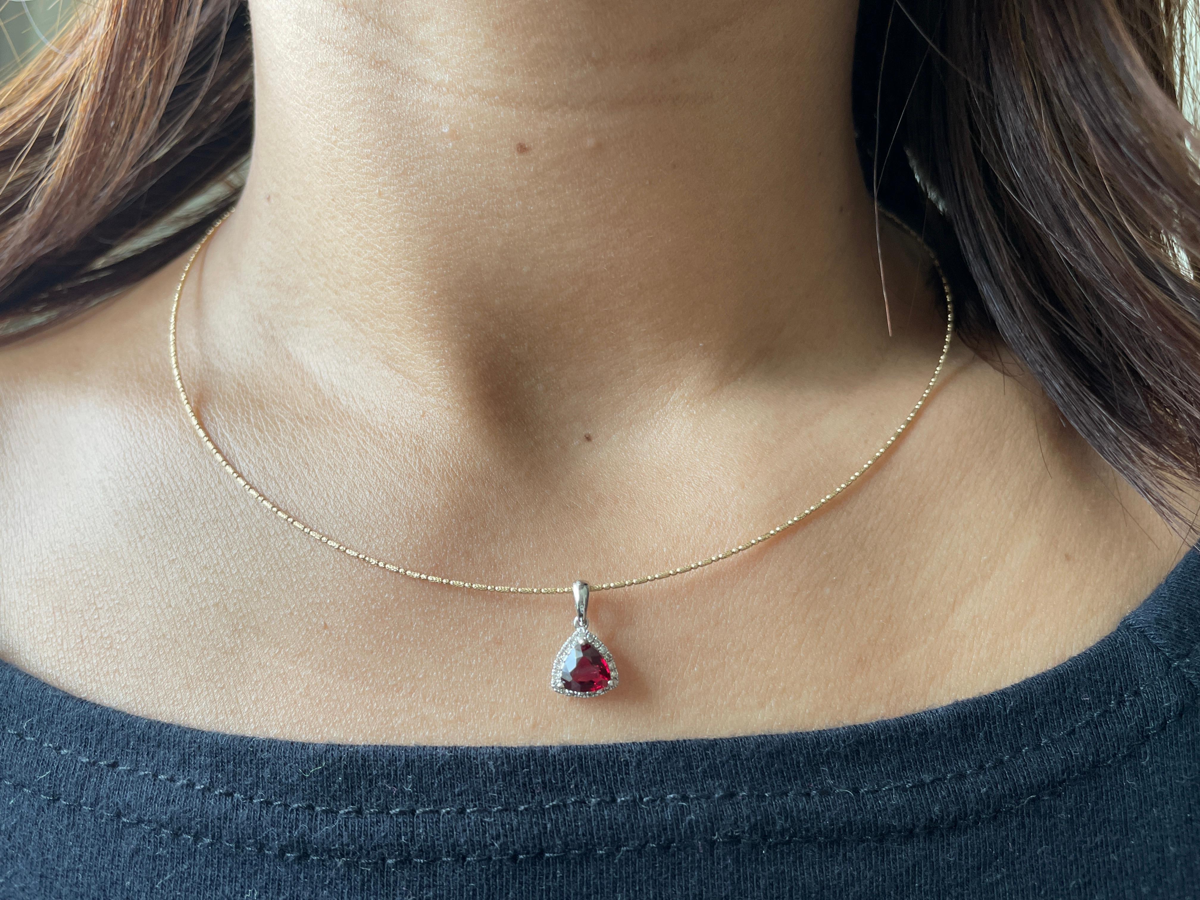 Colgante de espinela roja y diamantes naturales Corte mixto en venta