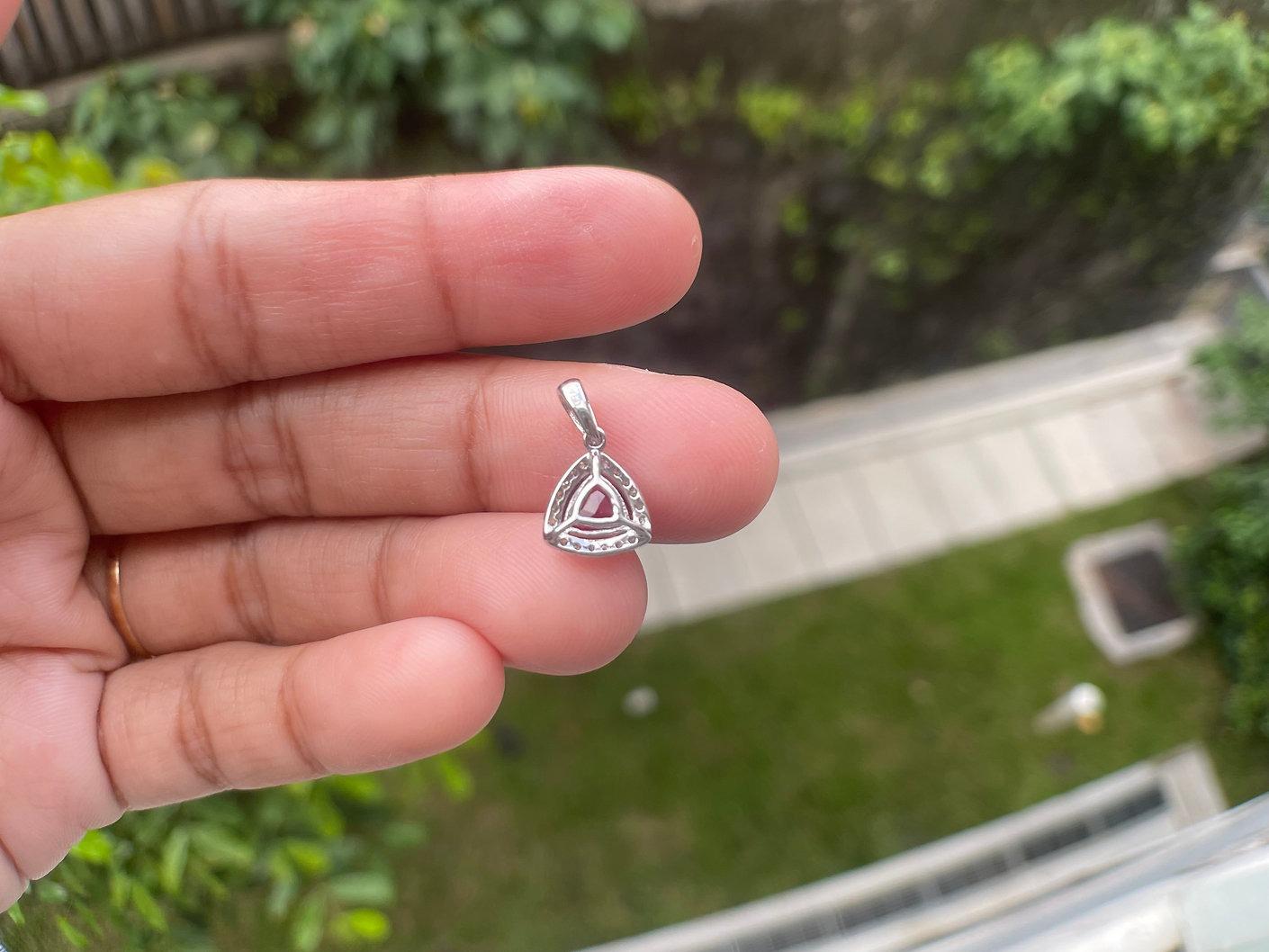 Colgante de espinela roja y diamantes naturales en Nuevo estado para la venta en Singapore, SG