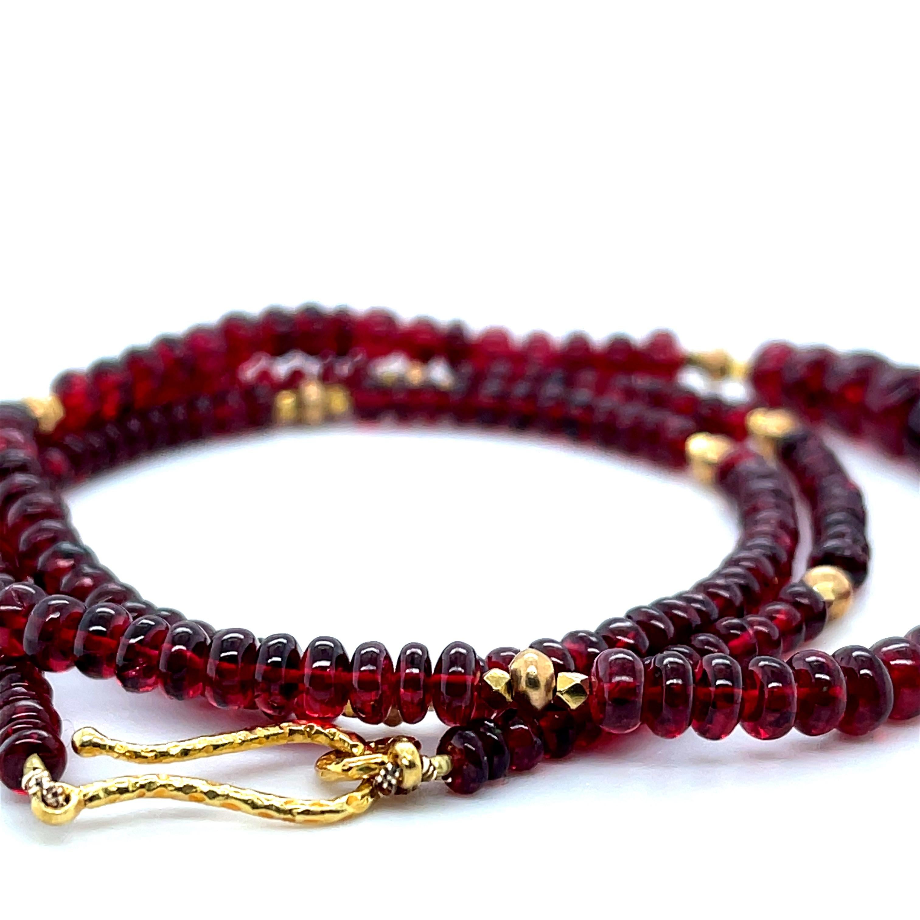 Collier de perles graduées en spinelle rouge avec entretoises en or jaune, 20 pouces Neuf - En vente à Los Angeles, CA