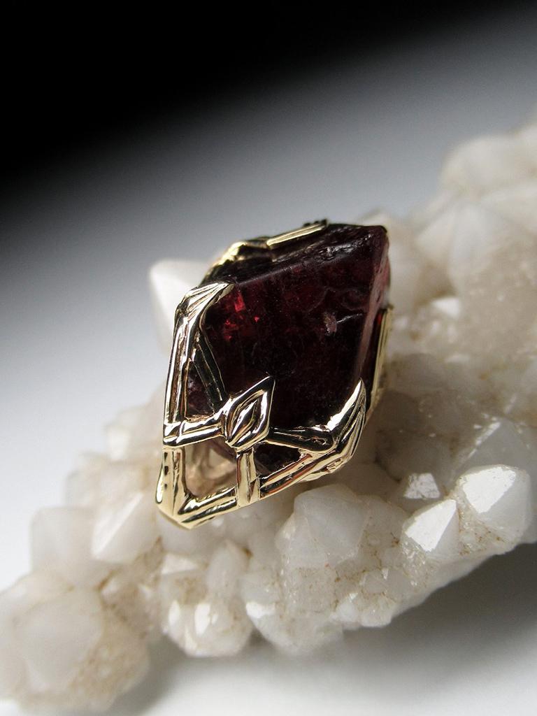 raw red spinel