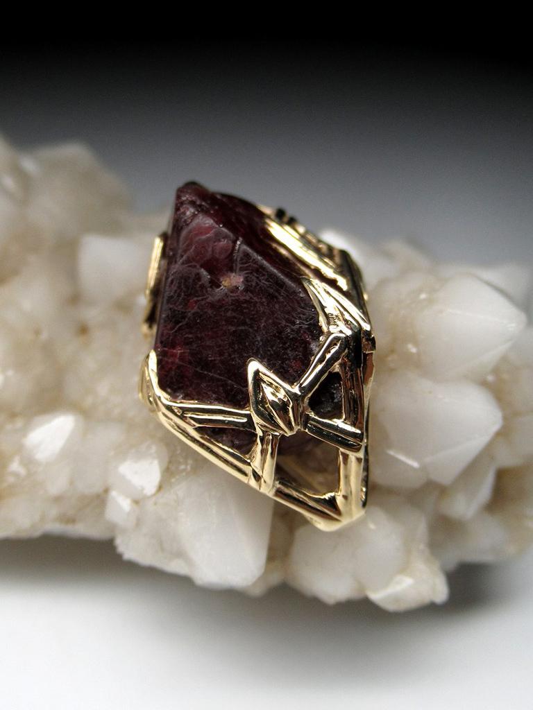 Artisan Red Spinel Crystal 18K Yellow Gold Pendant Dark Cherry Natural Raw Uncut Stone For Sale