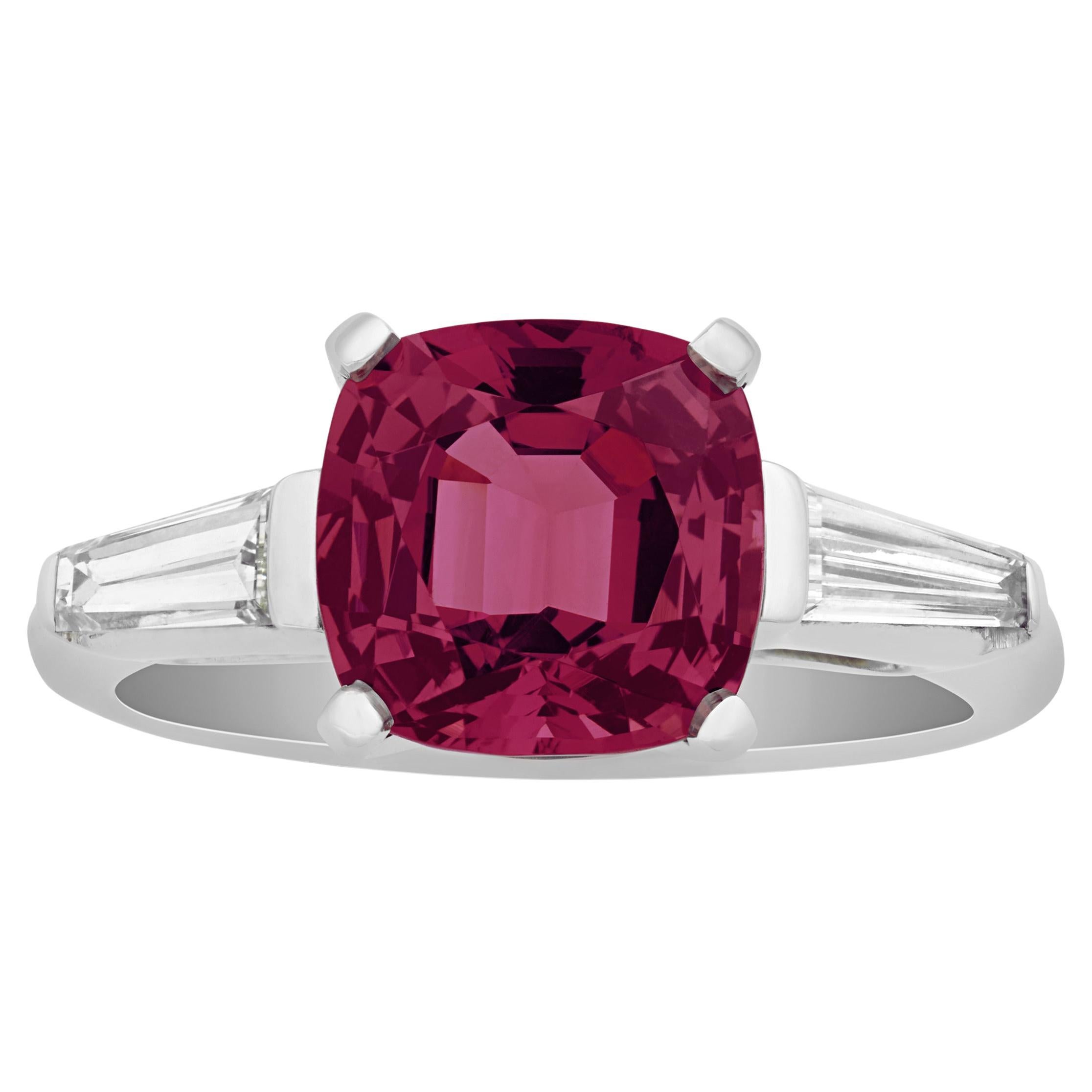 Red Spinel Ring, 3.27 Carats For Sale