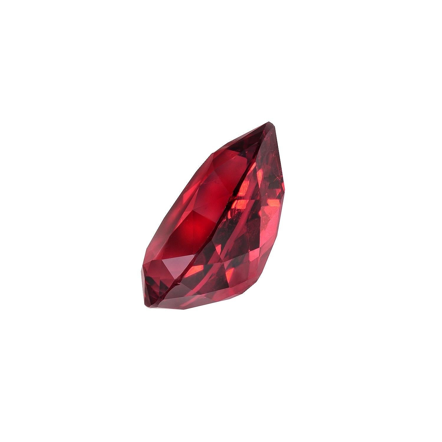 Straordinaria gemma a forma di pera di spinello rosso da 2,96 carati proveniente da Mahenge, Tanzania: Un tesoro raro per i collezionisti e un regalo perfetto per le feste Da Merkaba Beverly Hills.

Ti presentiamo uno Spinello Rosso da 2,96 carati,