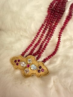 Armband mit 5 Strängen aus rotem Spinell, Rubin und Mondstein von Paula Crevoshay