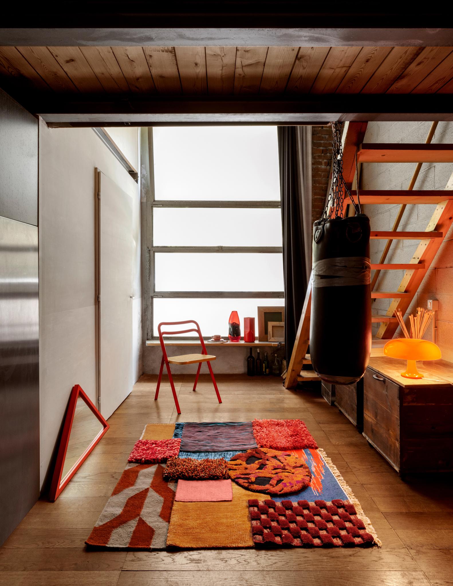Artetica draws from the archive of the historic Milanese design company I + I to make the first of a series of patchwork tapestries. Shapes, colours and textures, selected and sewn by hand with creative instinct; they give life to two unique pieces.