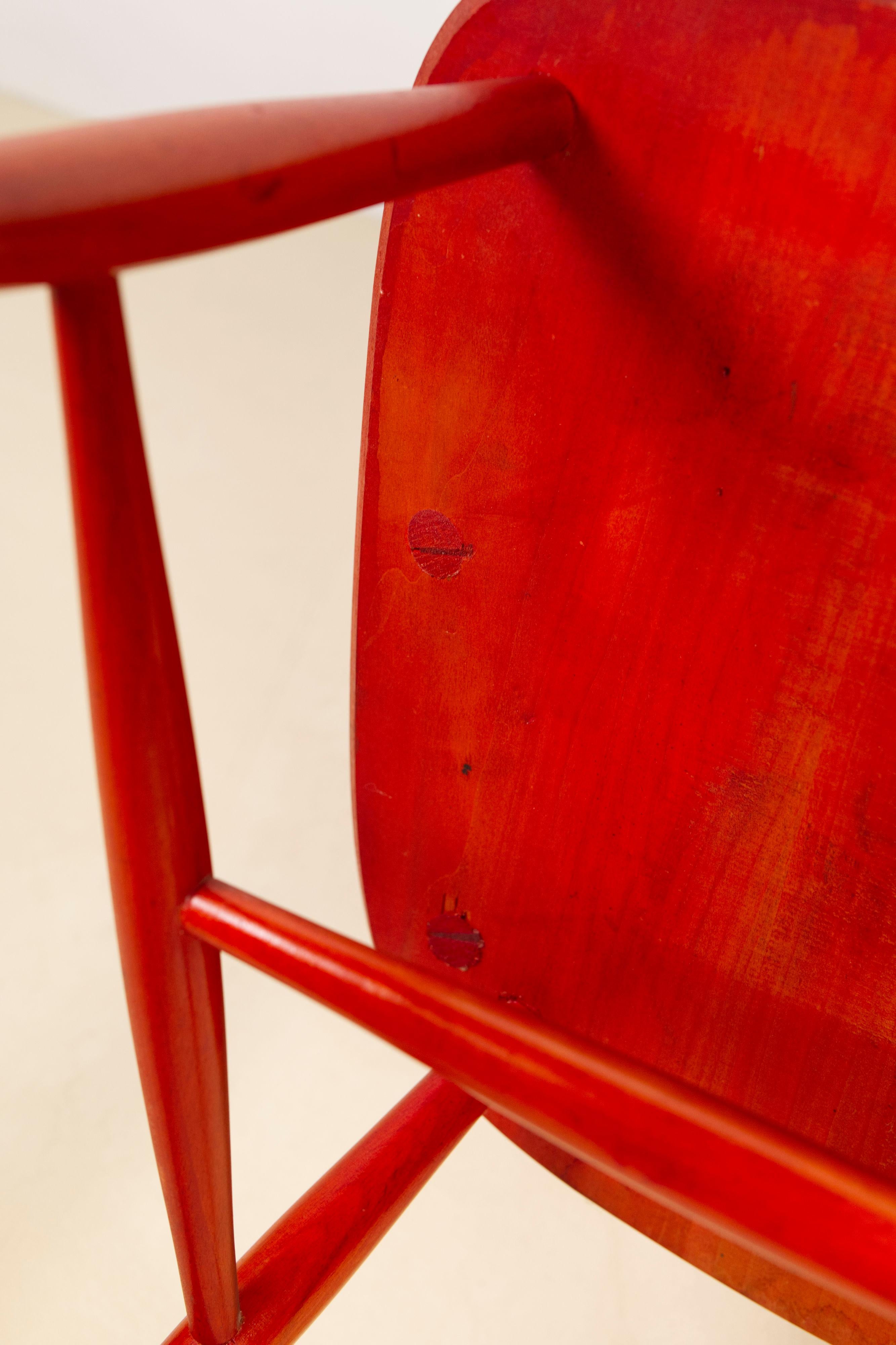 Mecedora de haya teñida de rojo, Pastoe, Países Bajos Años 60 en venta 5