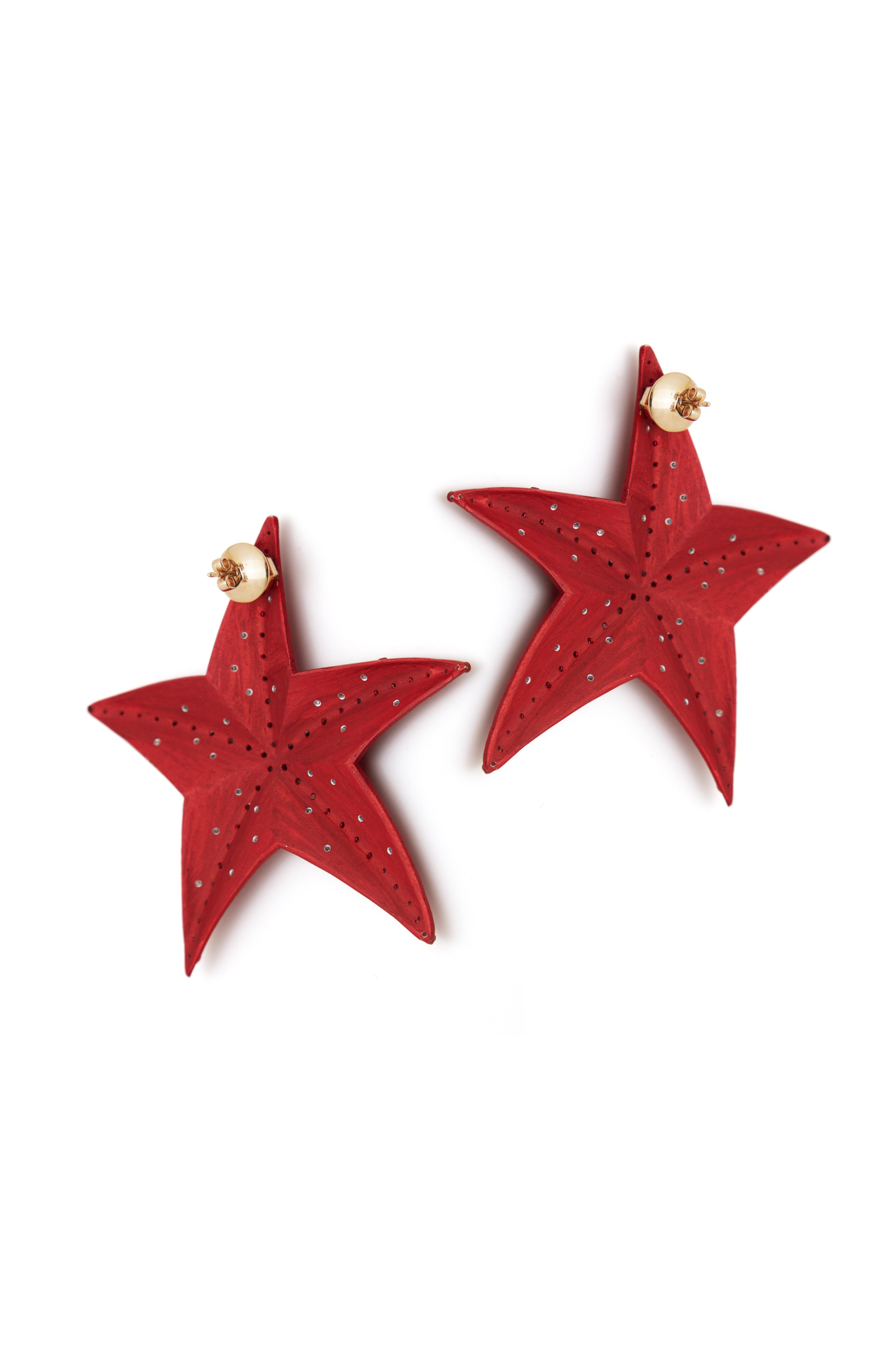 Contemporary Treasured Starfish Earrings Red Recycled Aluminium 18kt Gold and Natural Diamond For Sale