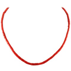 Red Stones Beaded and 18 Karat Yellow Gold Closure Beaded Necklace Vintage Red Stones Beaded and 18 Karat Yellow Gold Closure Beaded Necklace