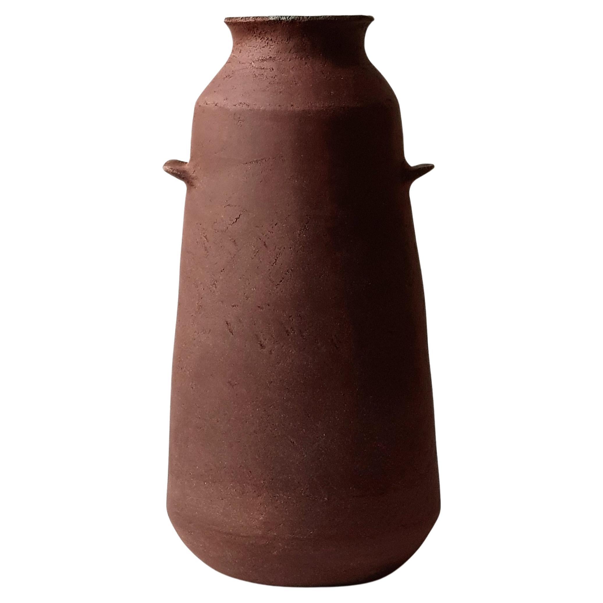 Rote Alavastron-Vase aus Steingut von Elena Vasilantonaki