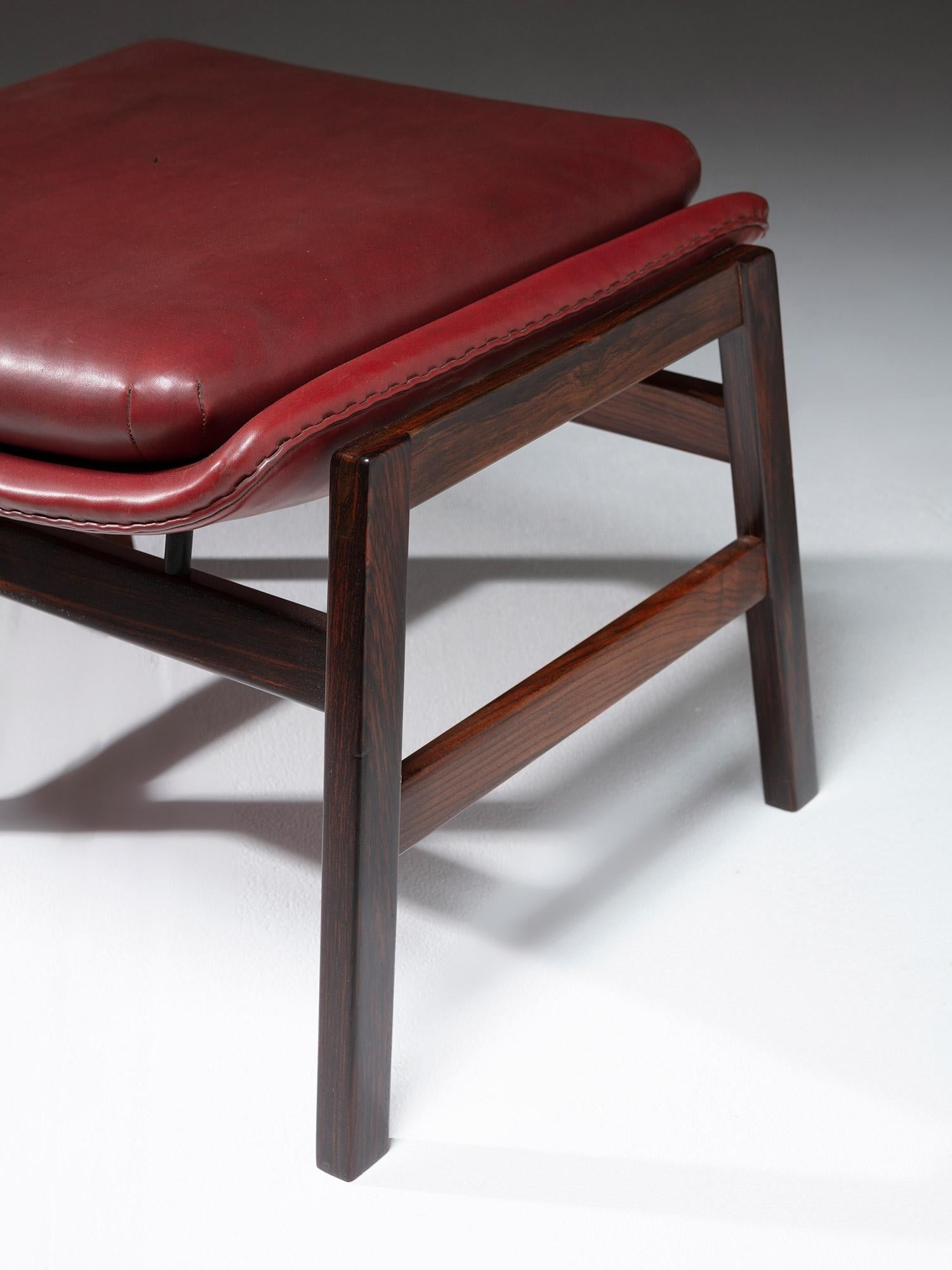 Roter Hocker von Gianfranco Frattini für Cassina, Italien, 1950er Jahre im Angebot 1