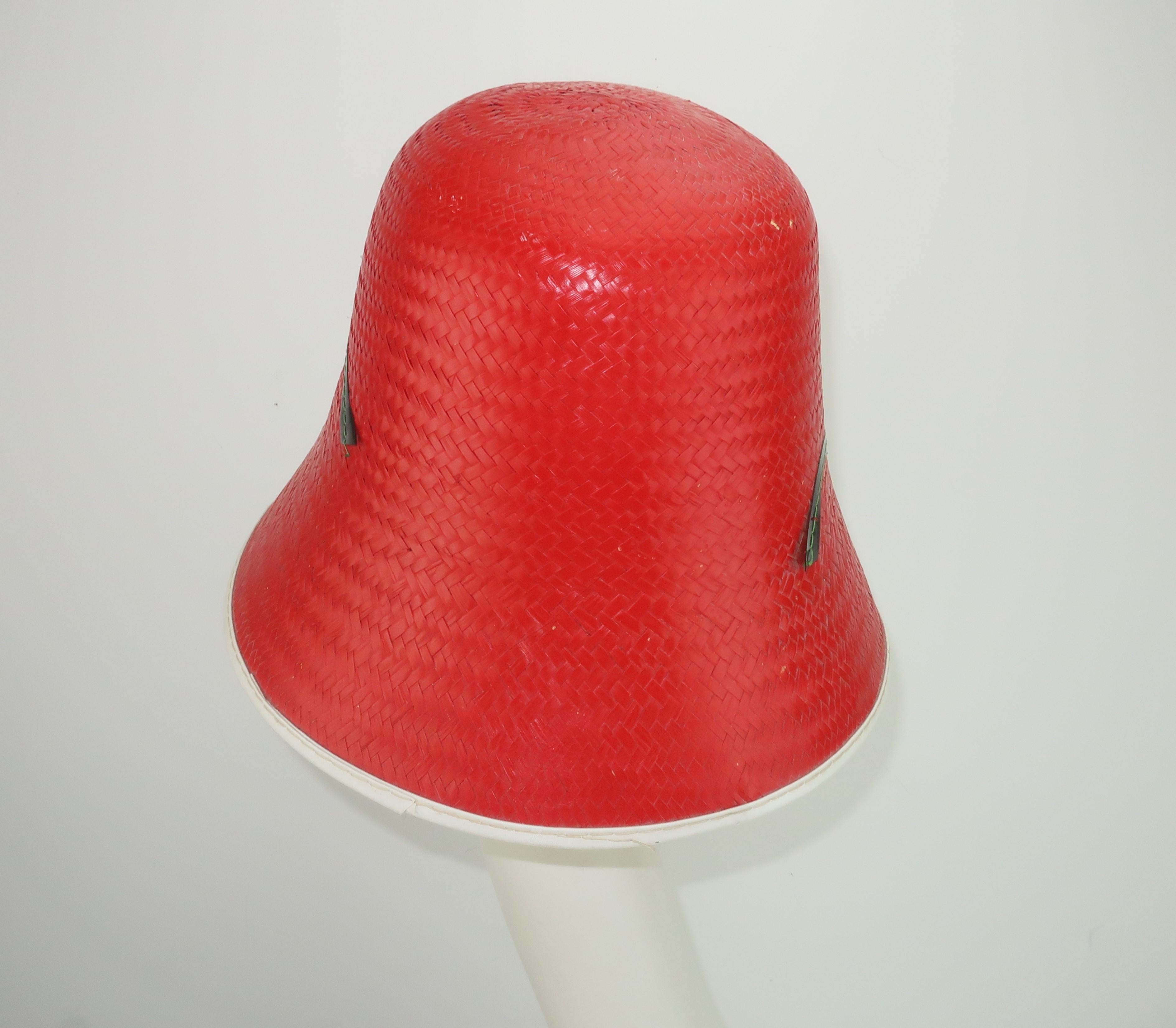 Roter Strandhut aus Stroh mit integrierter Sonnenbrille:: ca. 1960 Damen