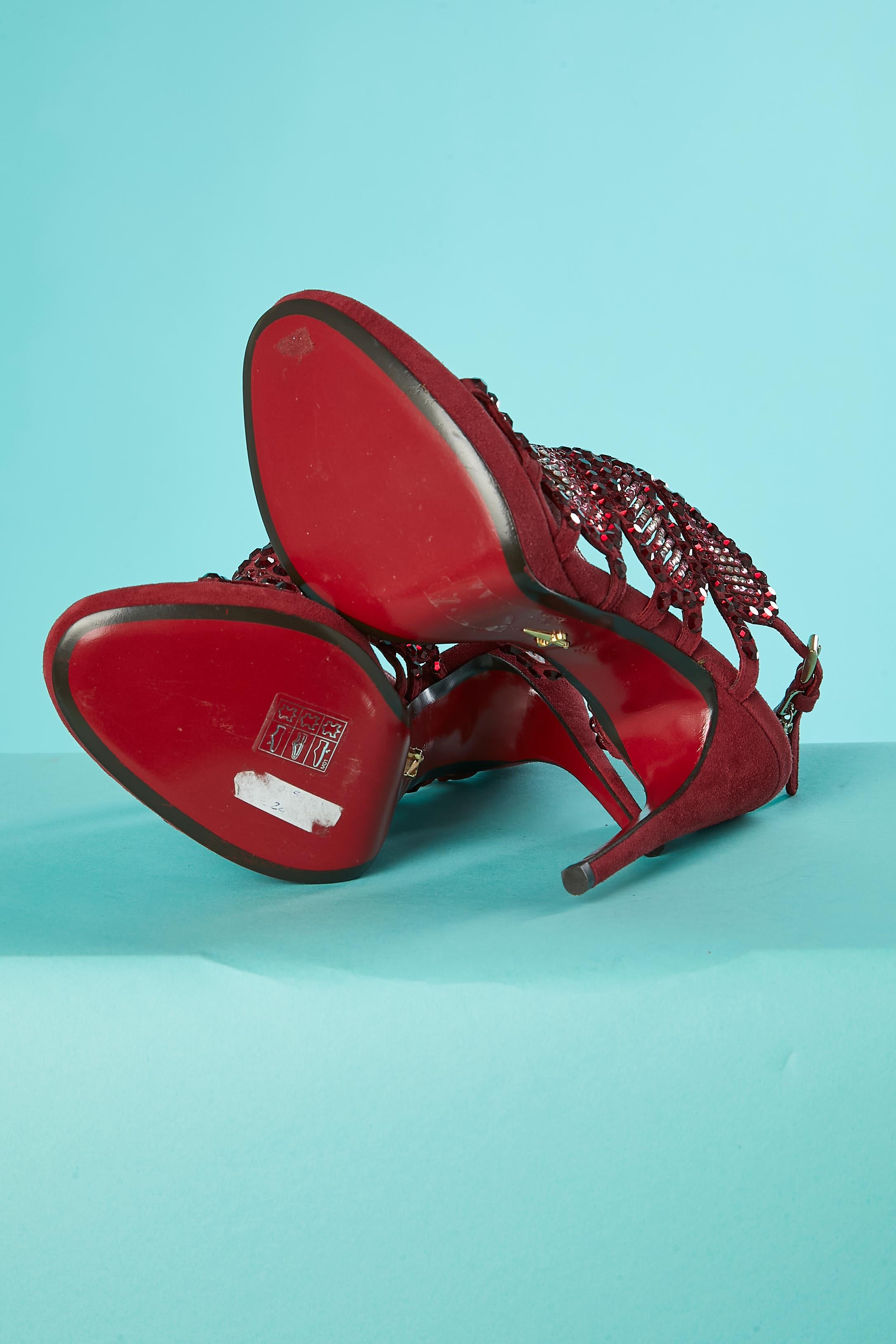 De las mujeres Sandalias de tacón de ante rojo con pedrería CESARE PIACOTTI en venta