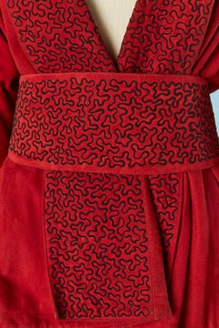 Giacca in pelle scamosciata rossa con ricami in filo nero JEAN-CLAUDE JITROIS