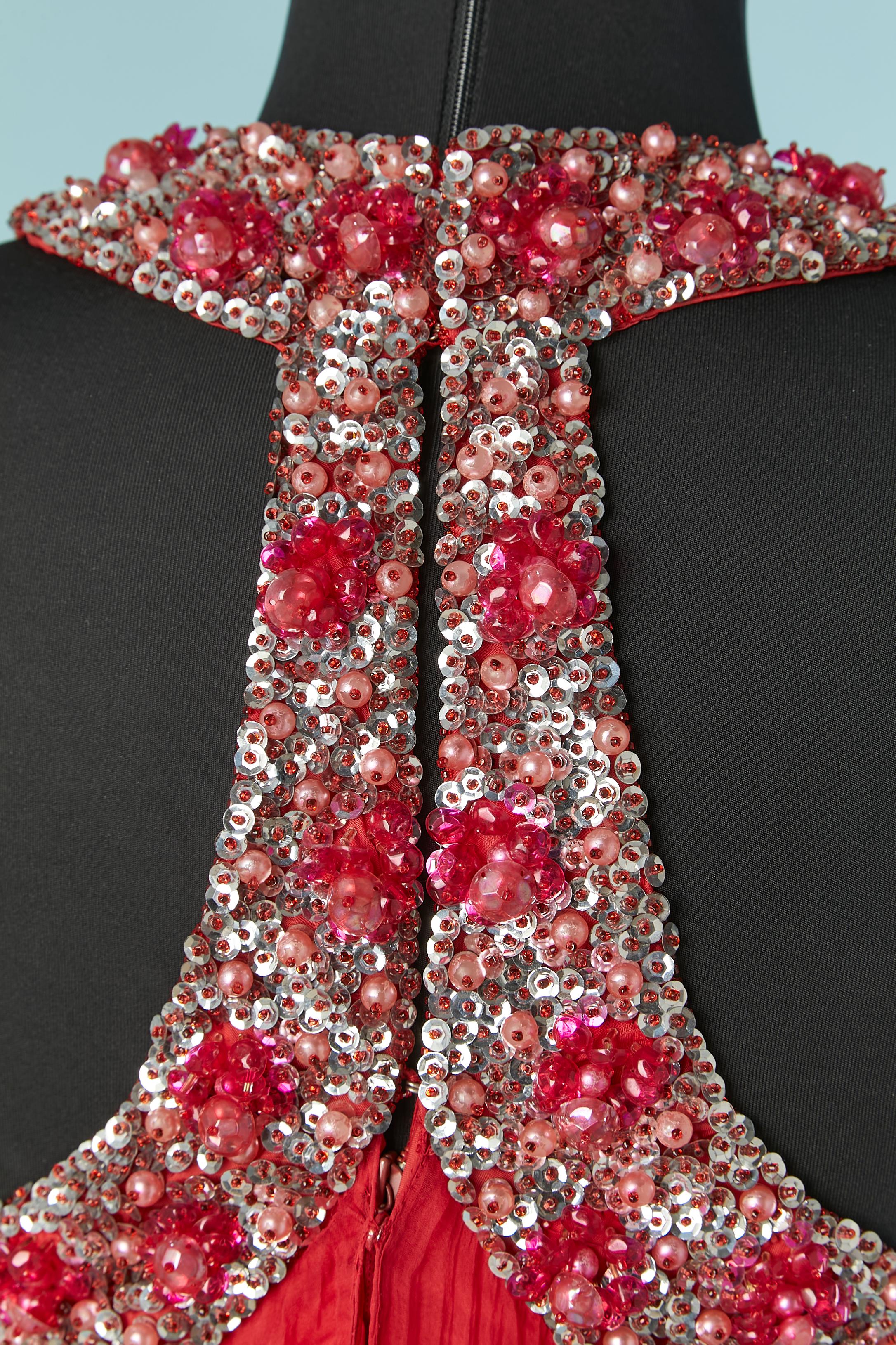 Vestido de noche rojo plisado con lentejuelas y pedrería Lady Garbell en venta 2