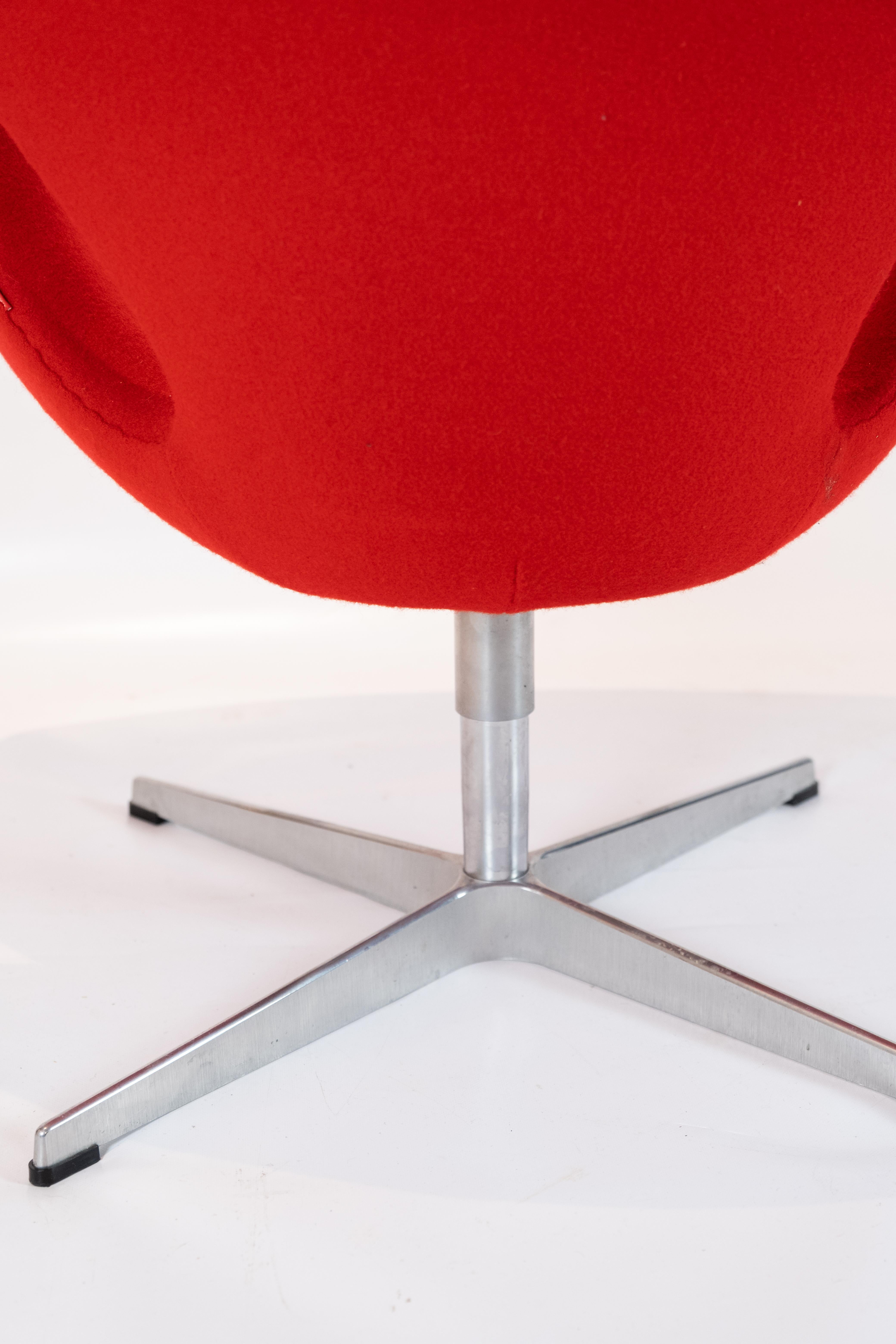 Wool Red Swan Chair, Model 3320, Designed by Arne Jacobsen in 1958