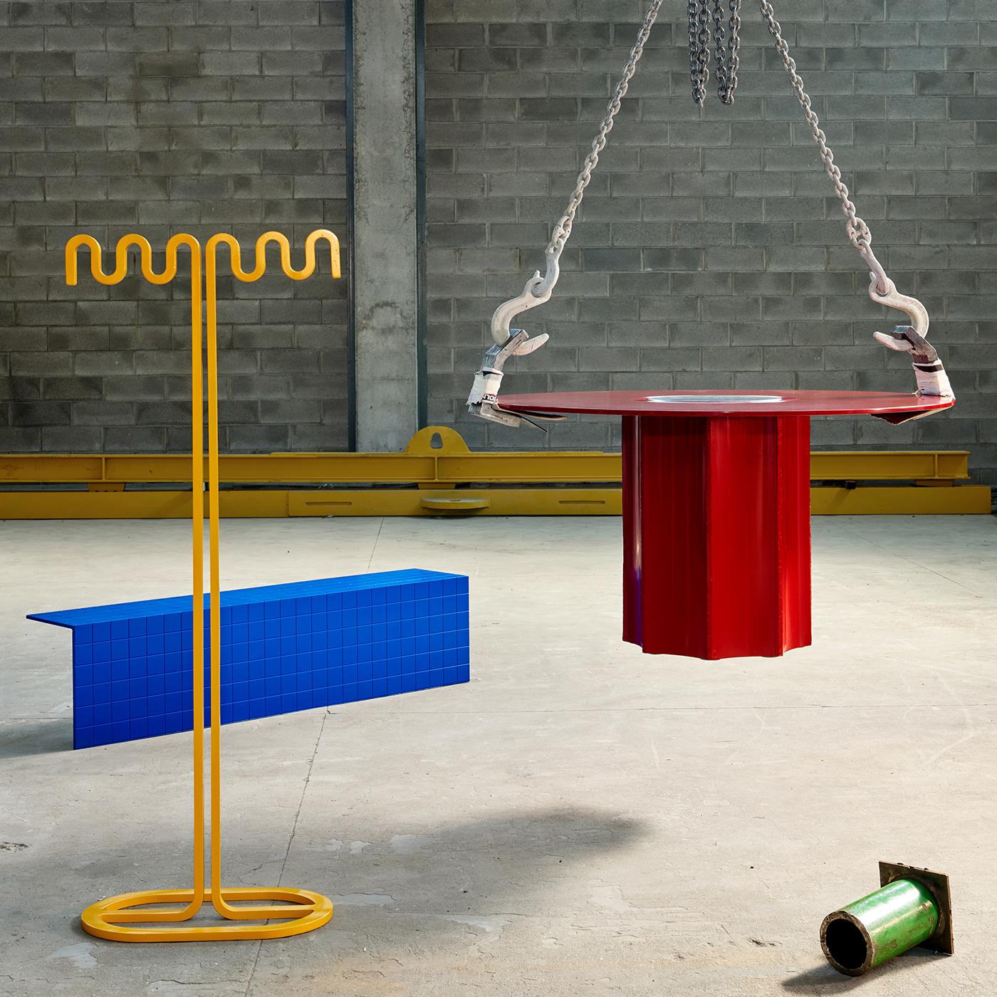 Red Table by Sovrappensiero Siglo XXI y contemporáneo en venta