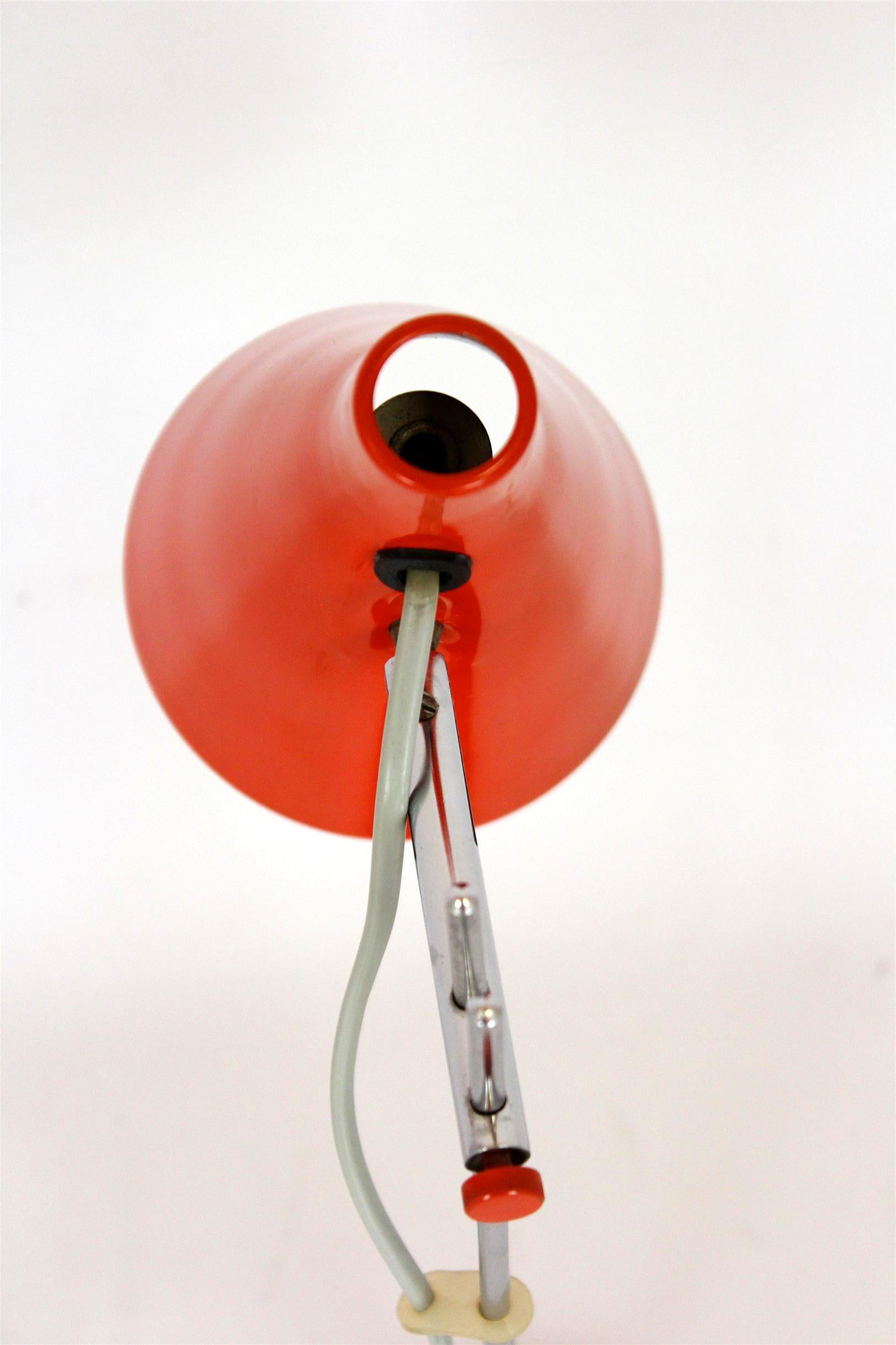 Lampe de table rouge attribuée à Josef Hurka, Lidokov, 1970 en vente 6