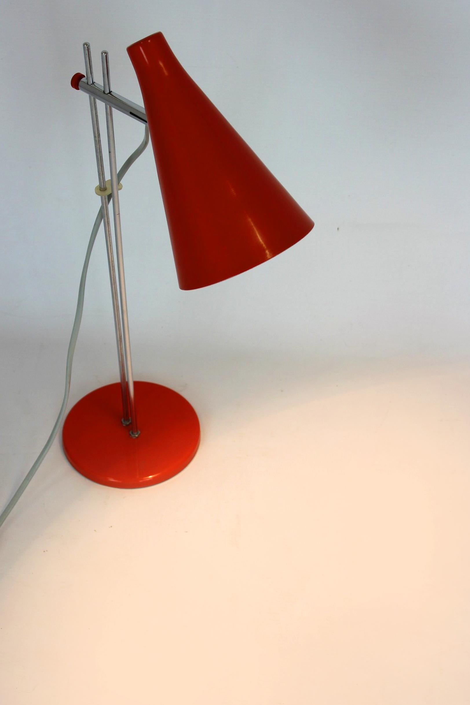 Lampe de table rouge attribuée à Josef Hurka, Lidokov, 1970 en vente 11