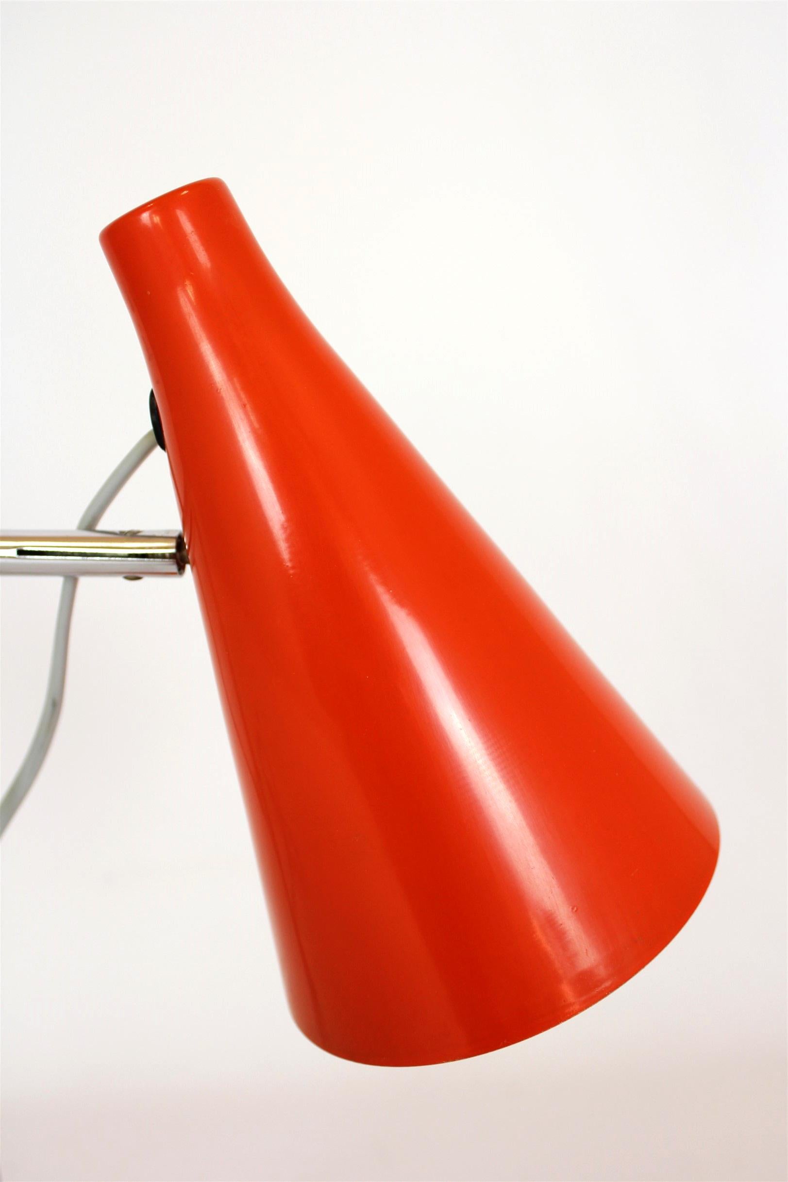 Lampe de table rouge attribuée à Josef Hurka, Lidokov, 1970 en vente 1