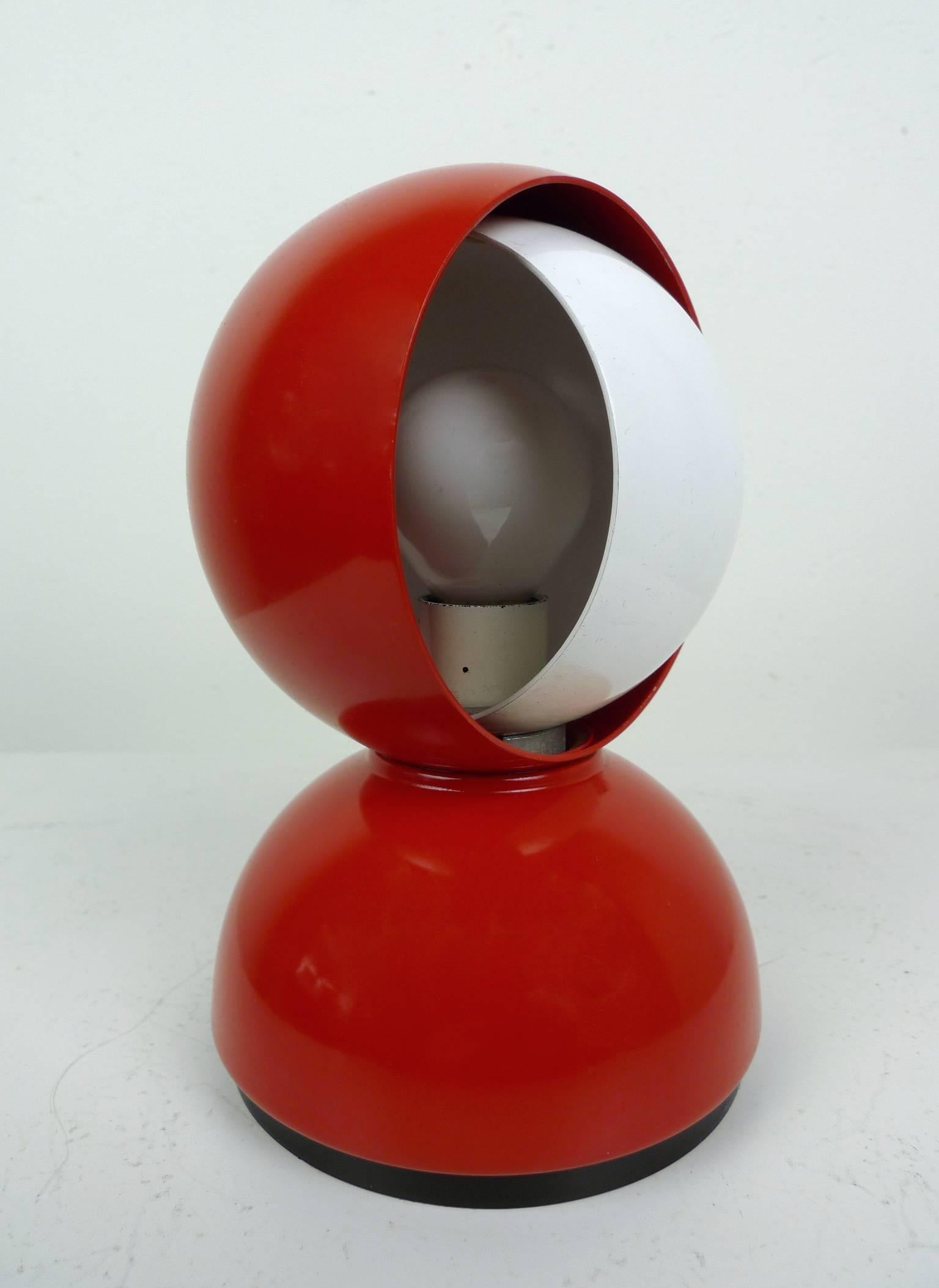 Lacquered Red Table Lamp Eclisse by Vico Magistretti for Artemide, Italy, 1960s