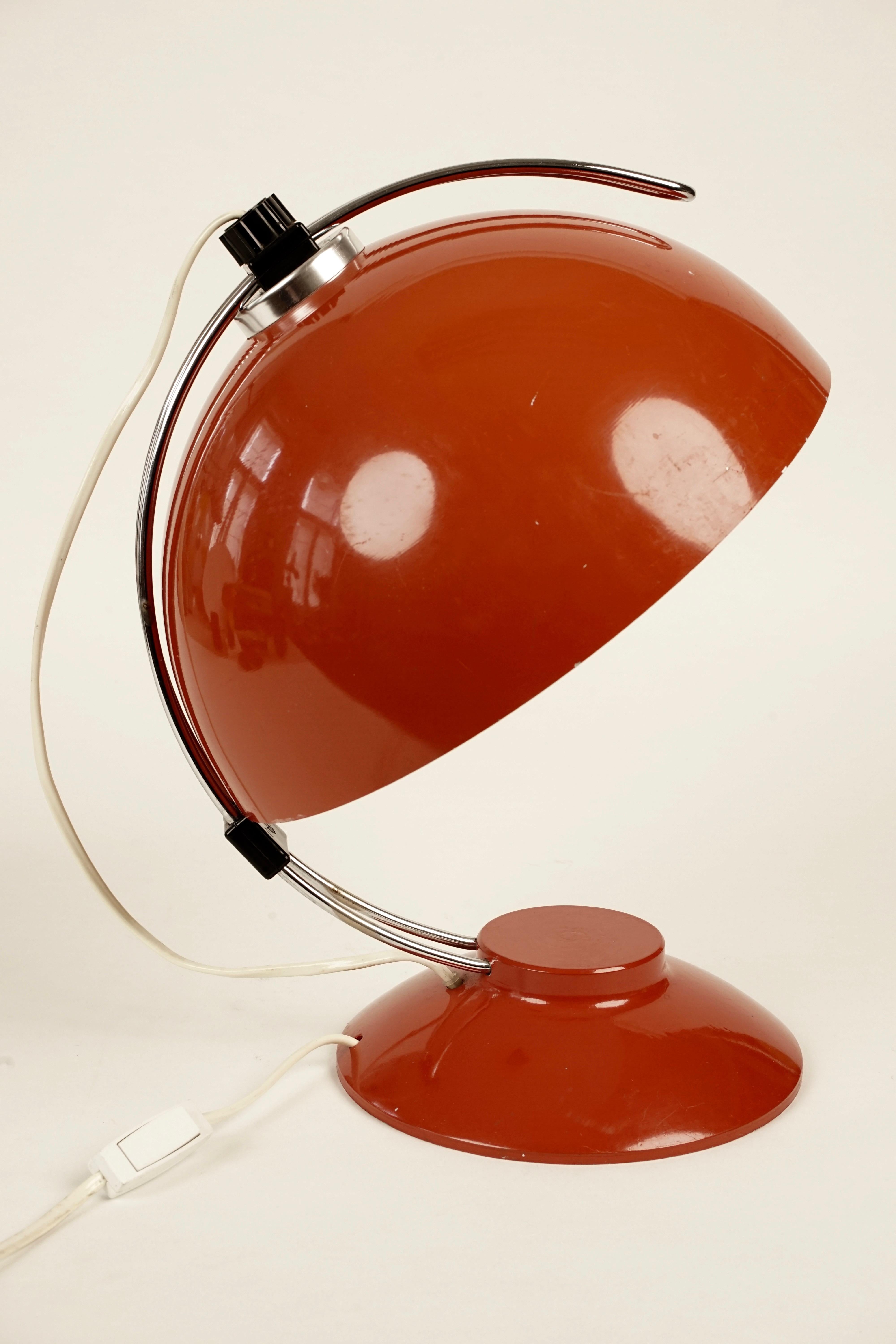 Red Table Lamp from 1970s In Fair Condition For Sale In Vienna, Austria