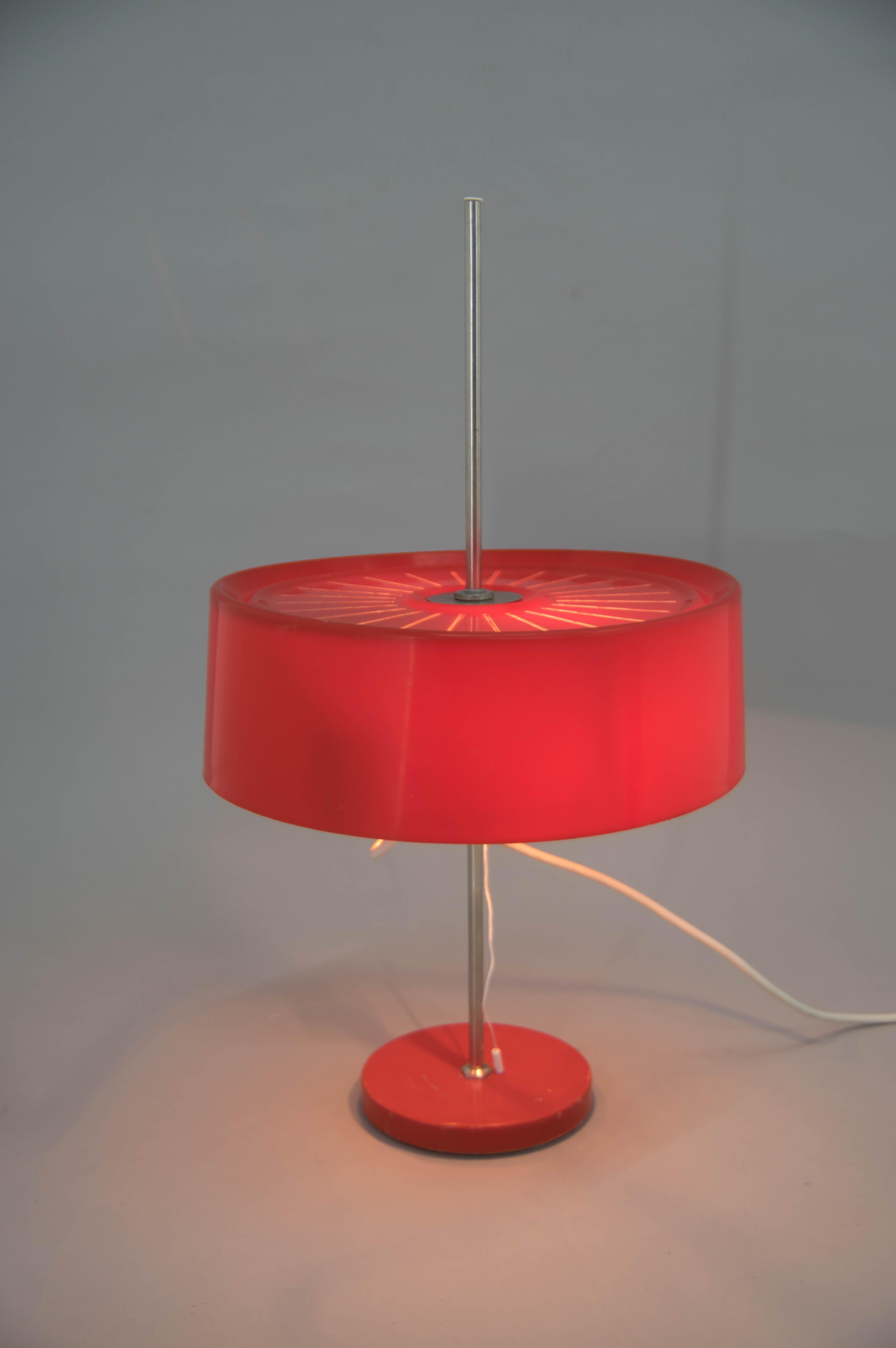 Red Table Lamp with Adjustable Height, Czechoslovakia, 1960s For Sale 1
