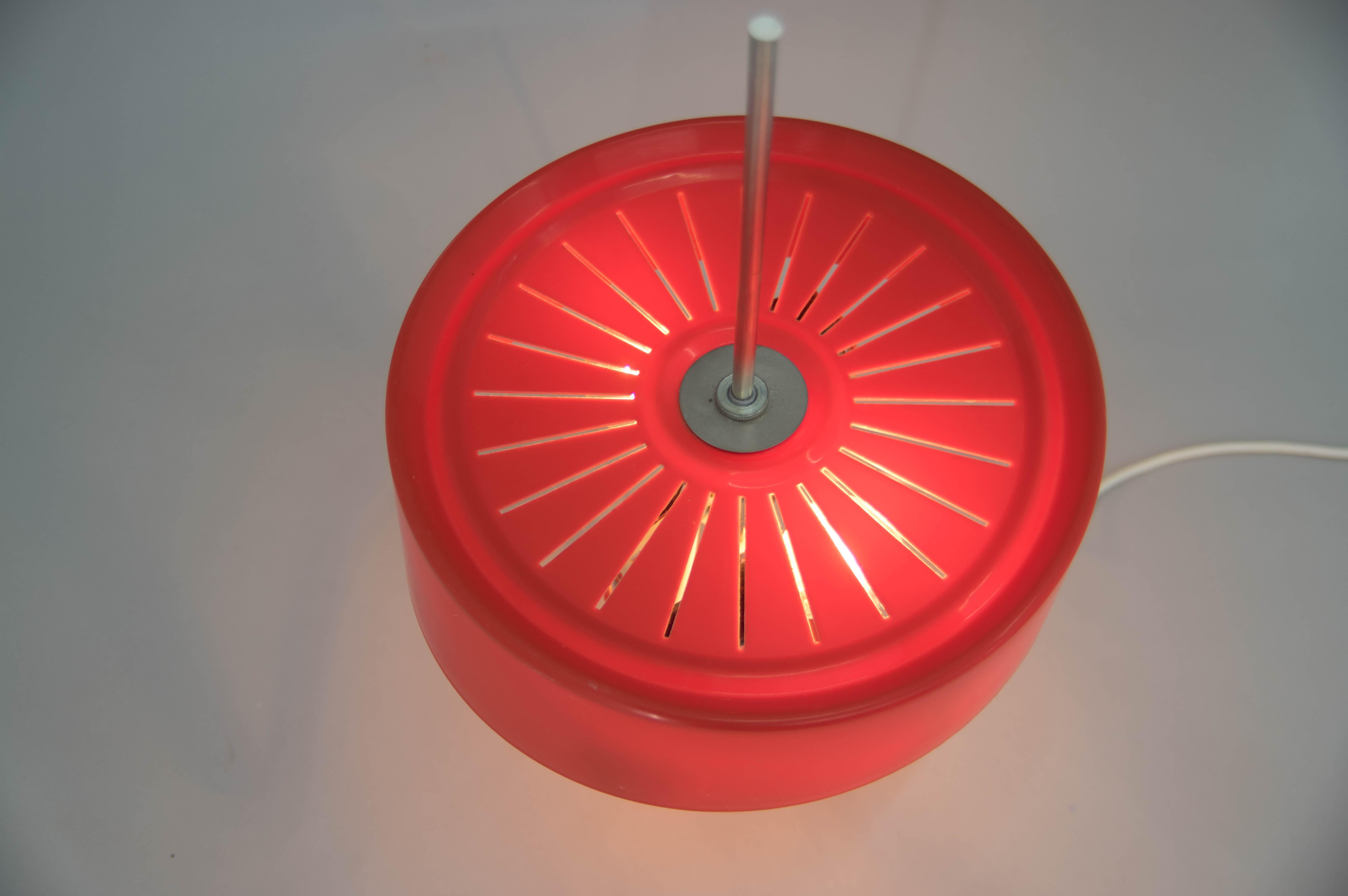Red Table Lamp with Adjustable Height, Czechoslovakia, 1960s For Sale 2