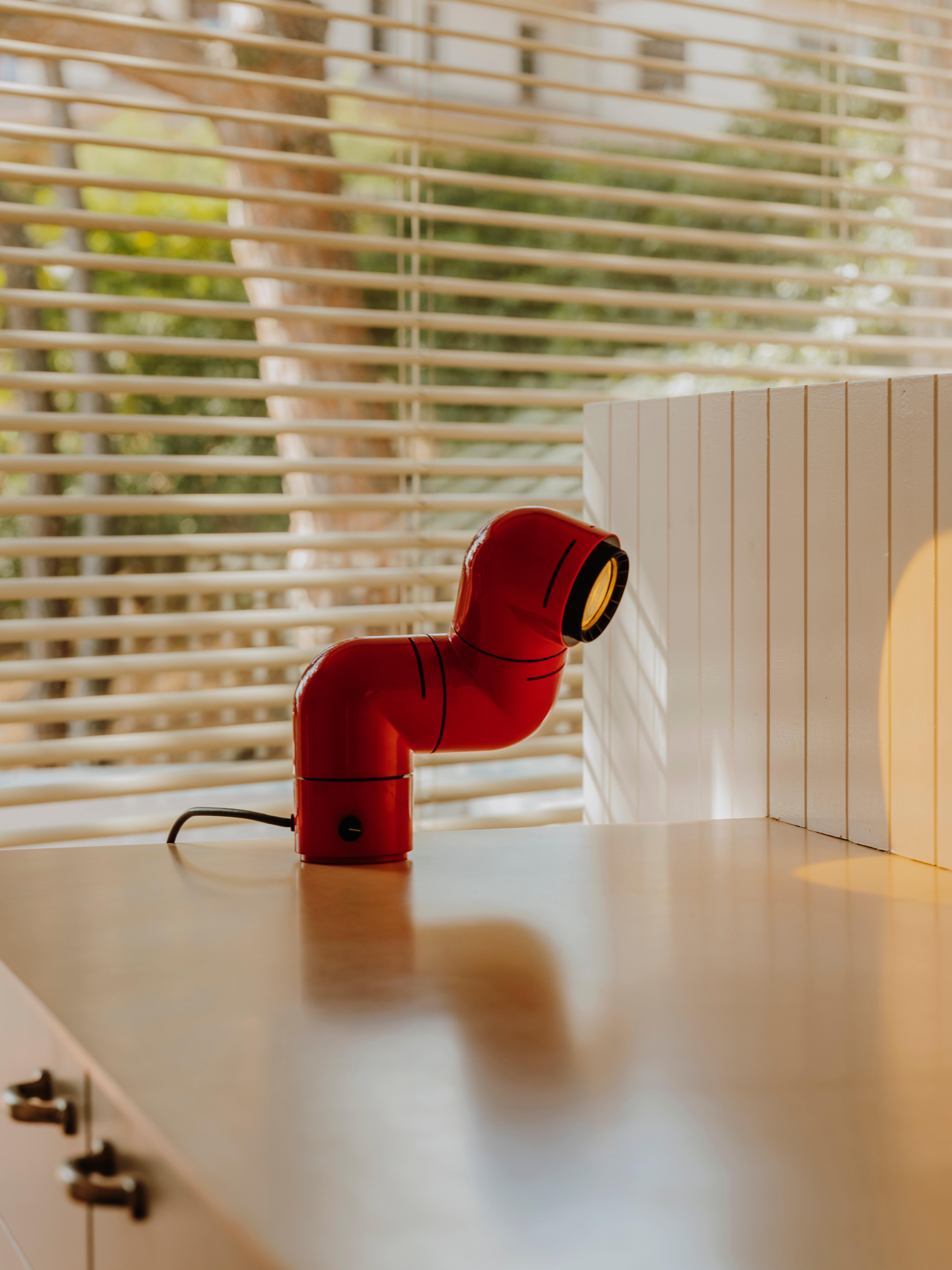 Espagnol Lampe de table / applique Tatu rouge par André Ricard en vente