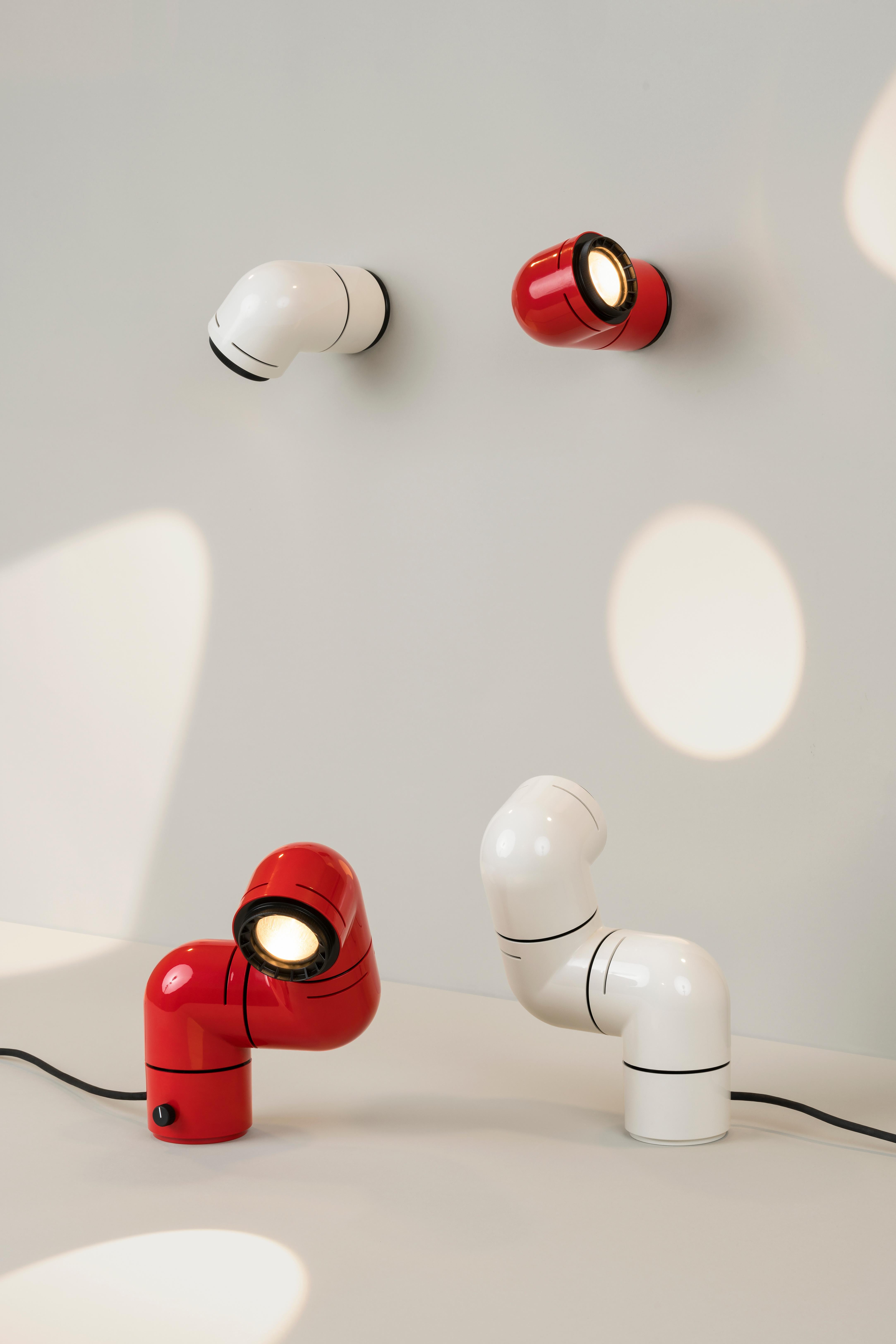 Plastique Lampe de table / applique Tatu rouge par André Ricard en vente