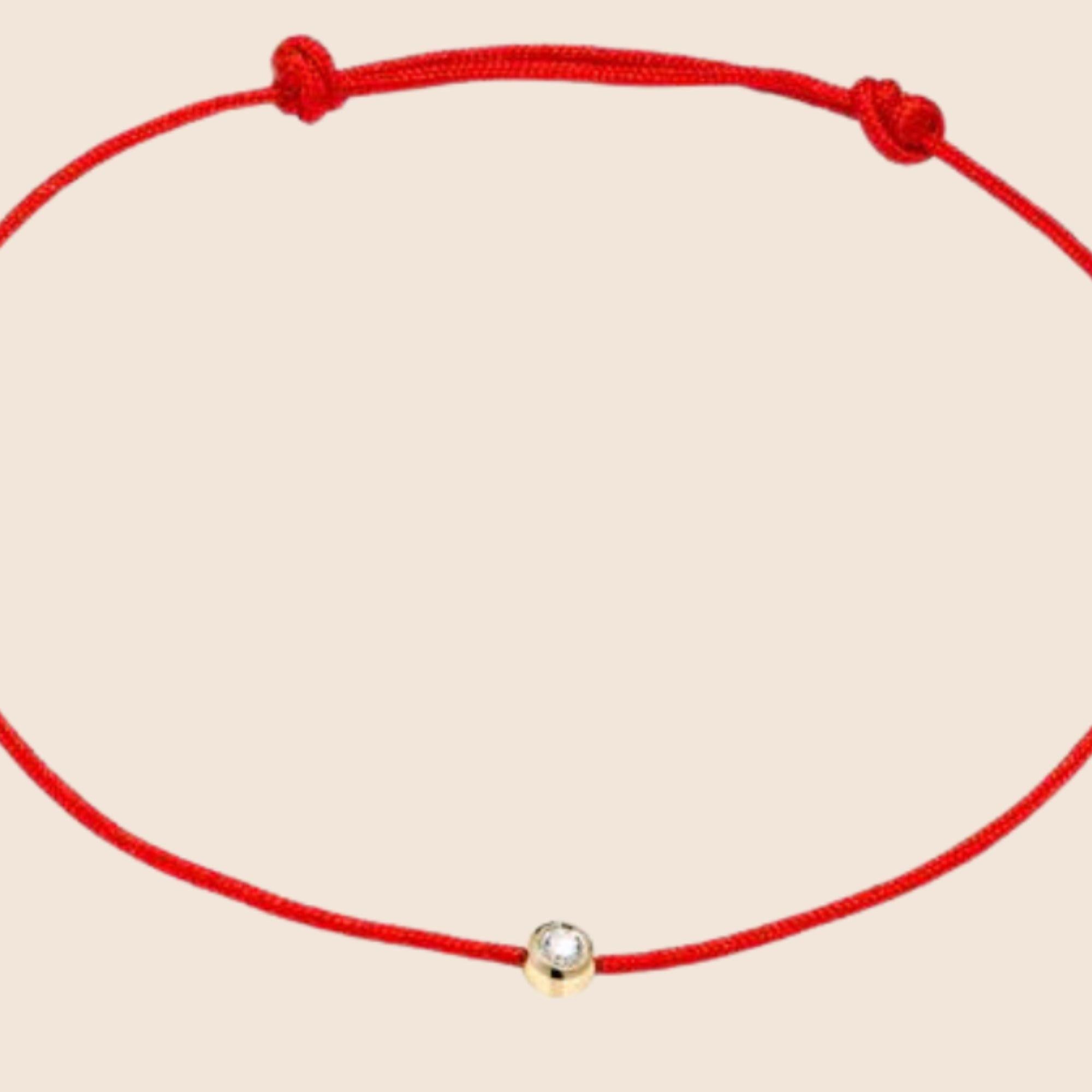 -È un pezzo personalizzabile disponibile in tre eleganti colori, realizzato in oro 14k e con un accento di diamanti.
-La combinazione di oro 14k e diamante da 0,03 carati offre un equilibrio tra lusso e convenienza.
-Questo è un pezzo nuovo,