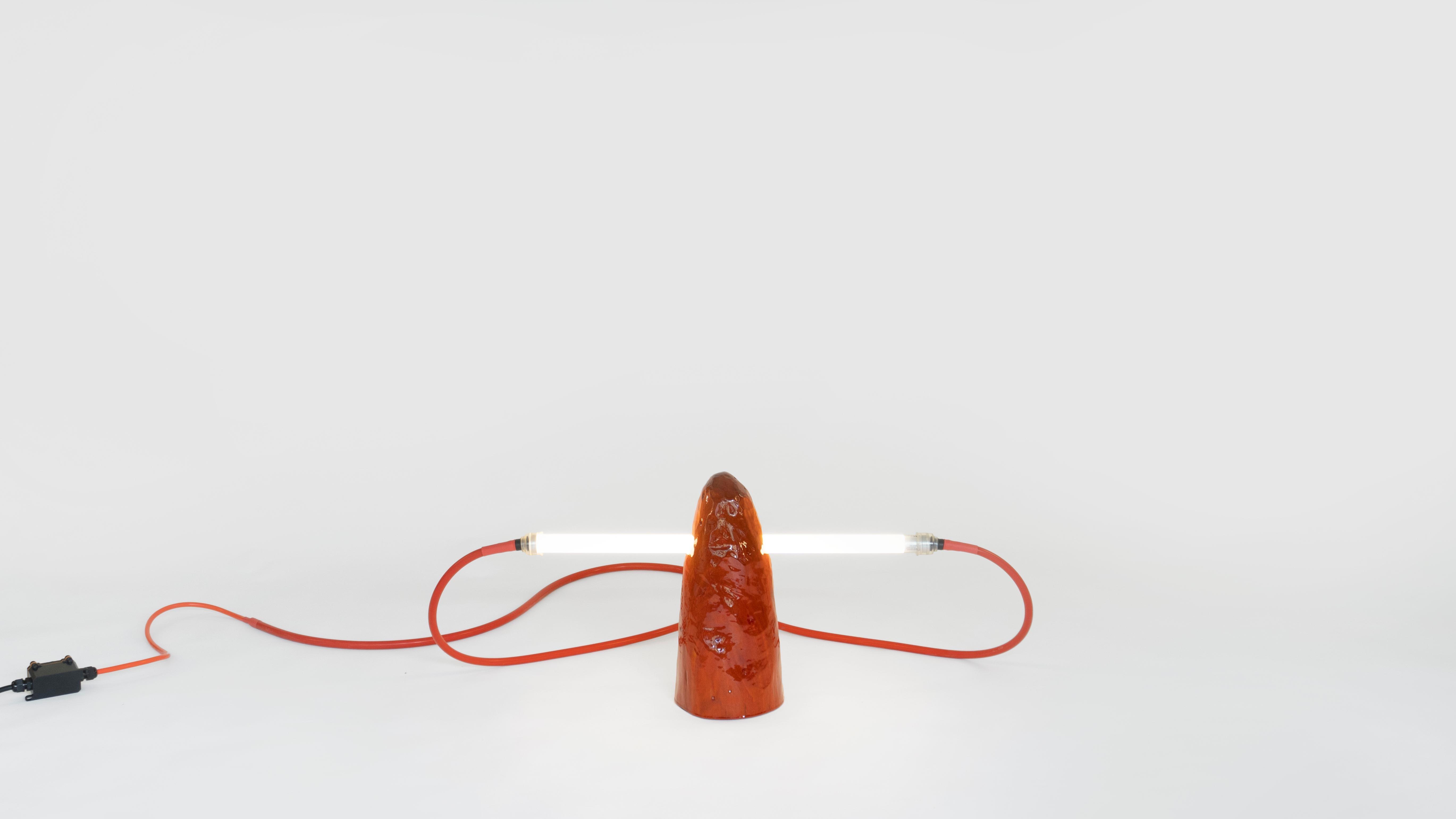 Chinois Lampe de table Rouge Thumb par Henry D'ath en vente