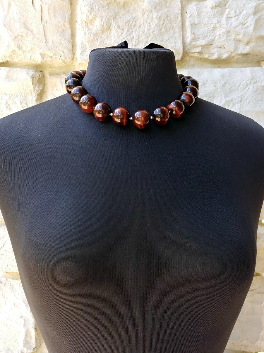 Collier d'oeil de tigre rouge  en vente 1