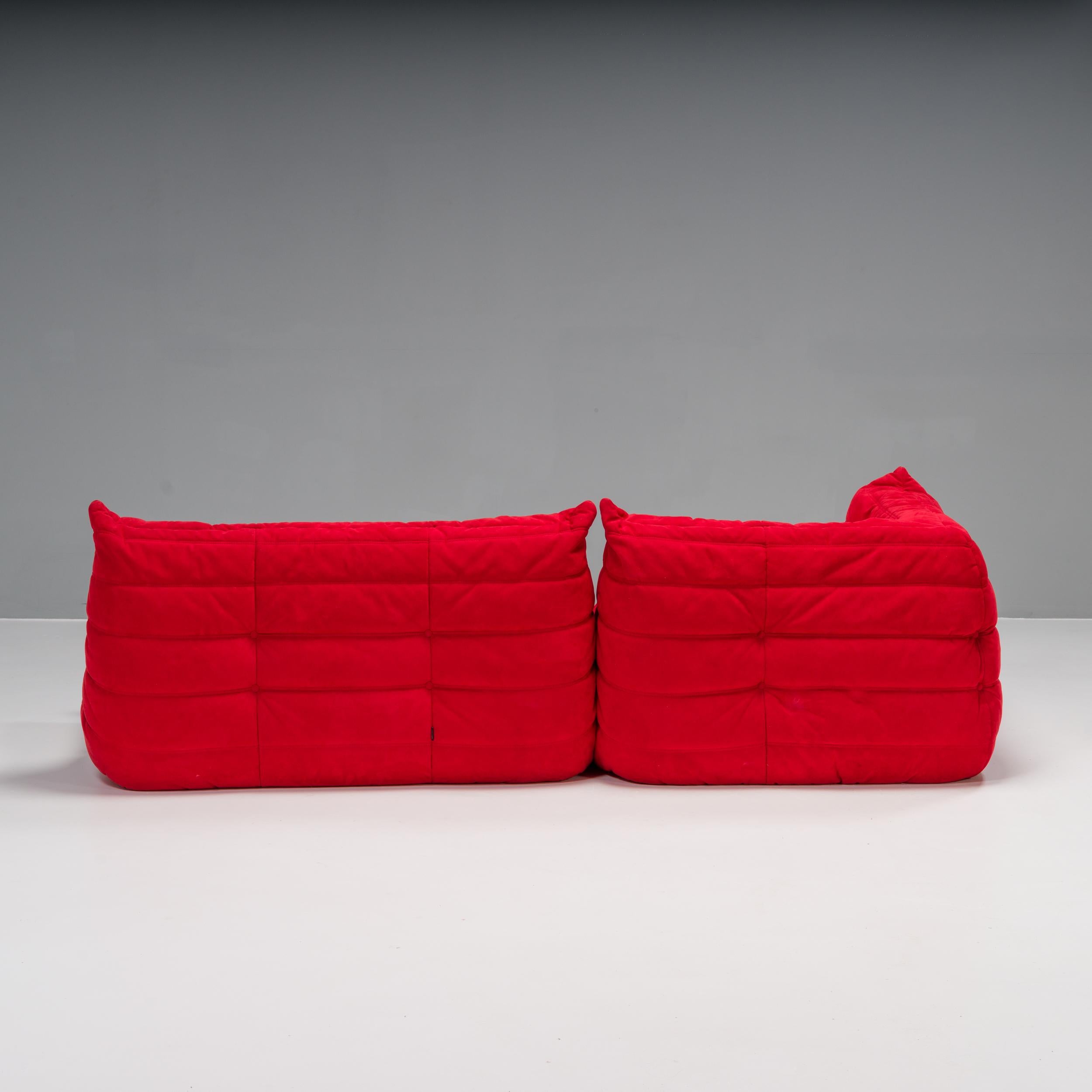 Rotes Togo-Sofa von Michel Ducaroy für Ligne Roset, zweiteiliges Set im Zustand „Relativ gut“ in London, GB