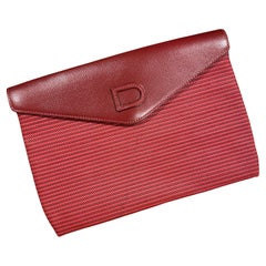 Pochette "Envelope" in pelle rossa Toile de Cuir di Delvaux Pochette "Envelope" in pelle rossa Toile de Cuir di Delvaux