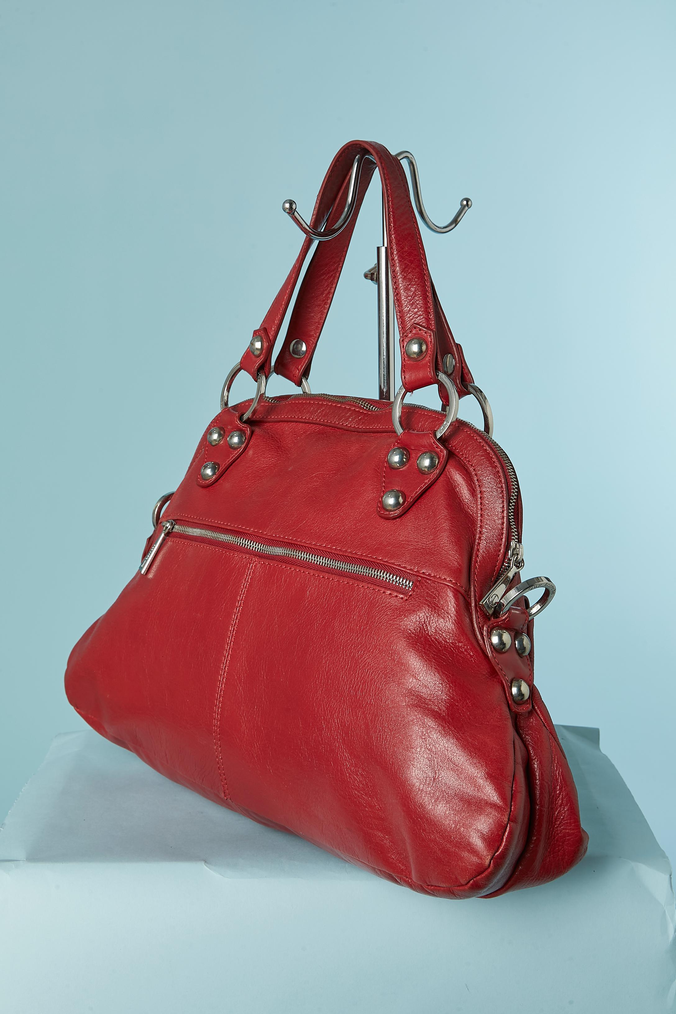 Red top handle bag with silver metal hardware Guy Laroche In Excellent Condition For Sale In Saint-Ouen-Sur-Seine, FR