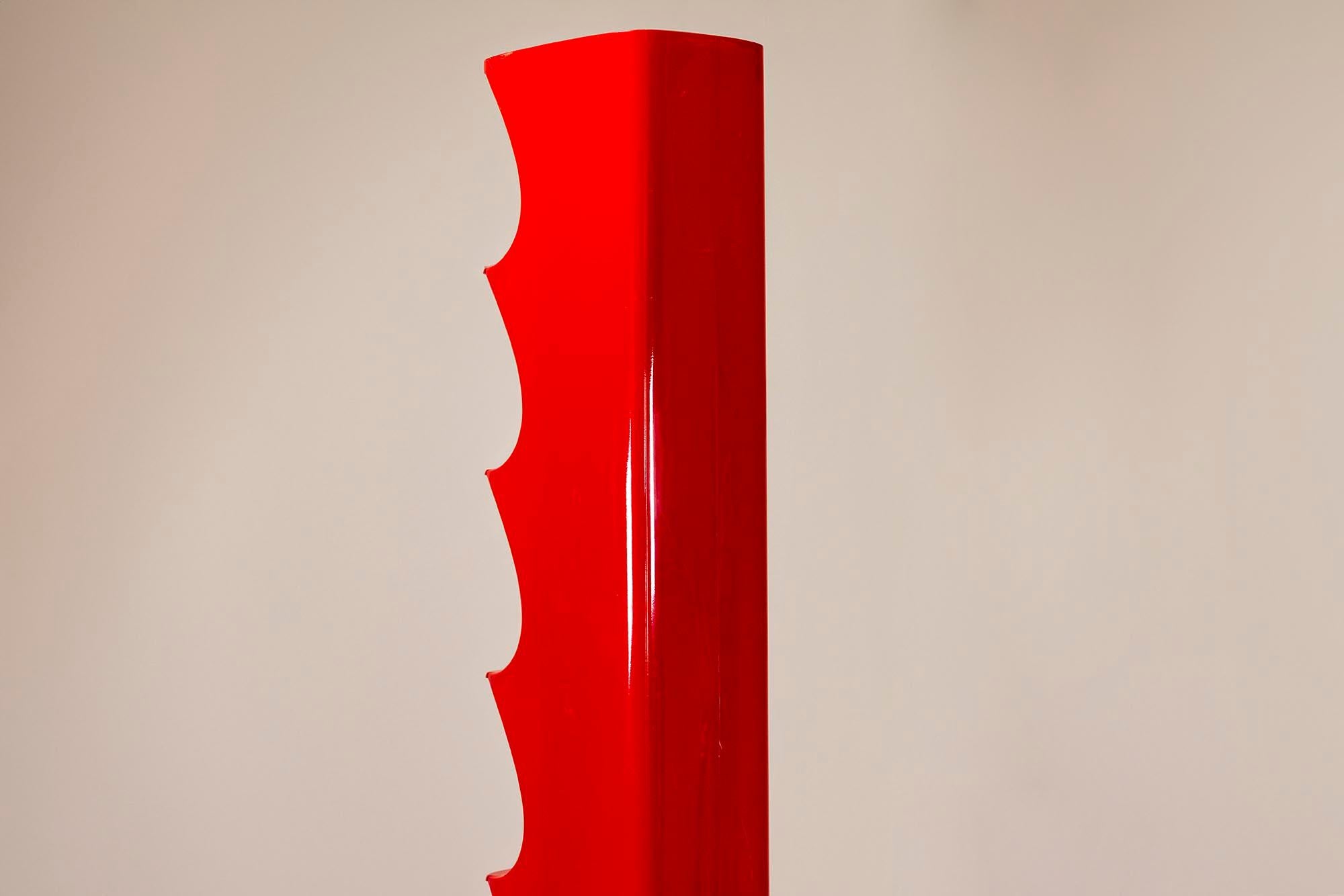 Red Totem Shelf by Valeric Doubroucinskis for Rodier, France 1970s In Good Condition In Hellouw, NL