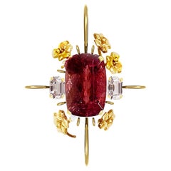 Collar Colgante Estrella Religiosa de Turmalina Roja en Oro Amarillo de Dieciocho Kilates