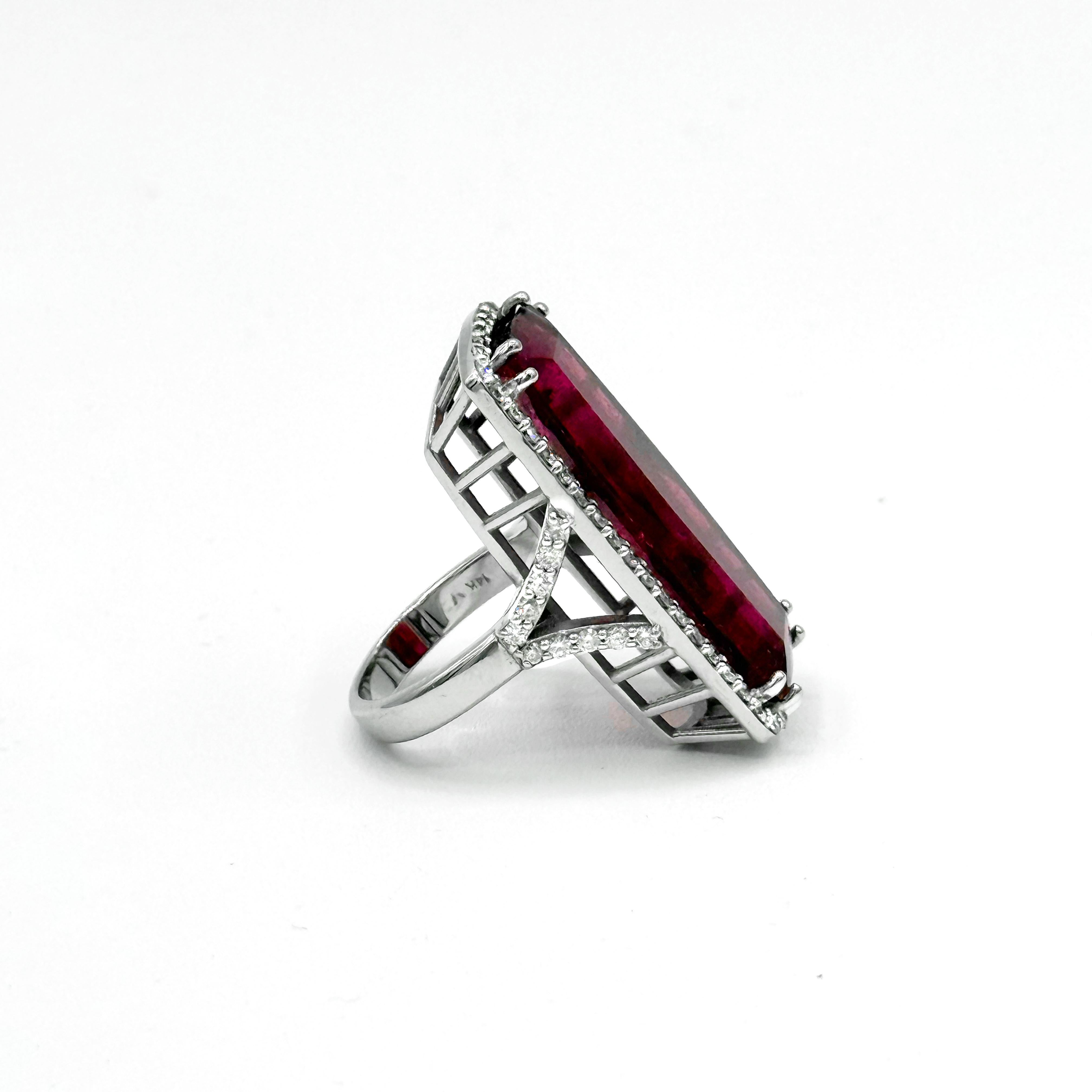 Turmalina roja rubelita 25,5 quilates con diamantes pavé Anillo Paradizia en Nuevo estado para la venta en Laguna Beach, CA