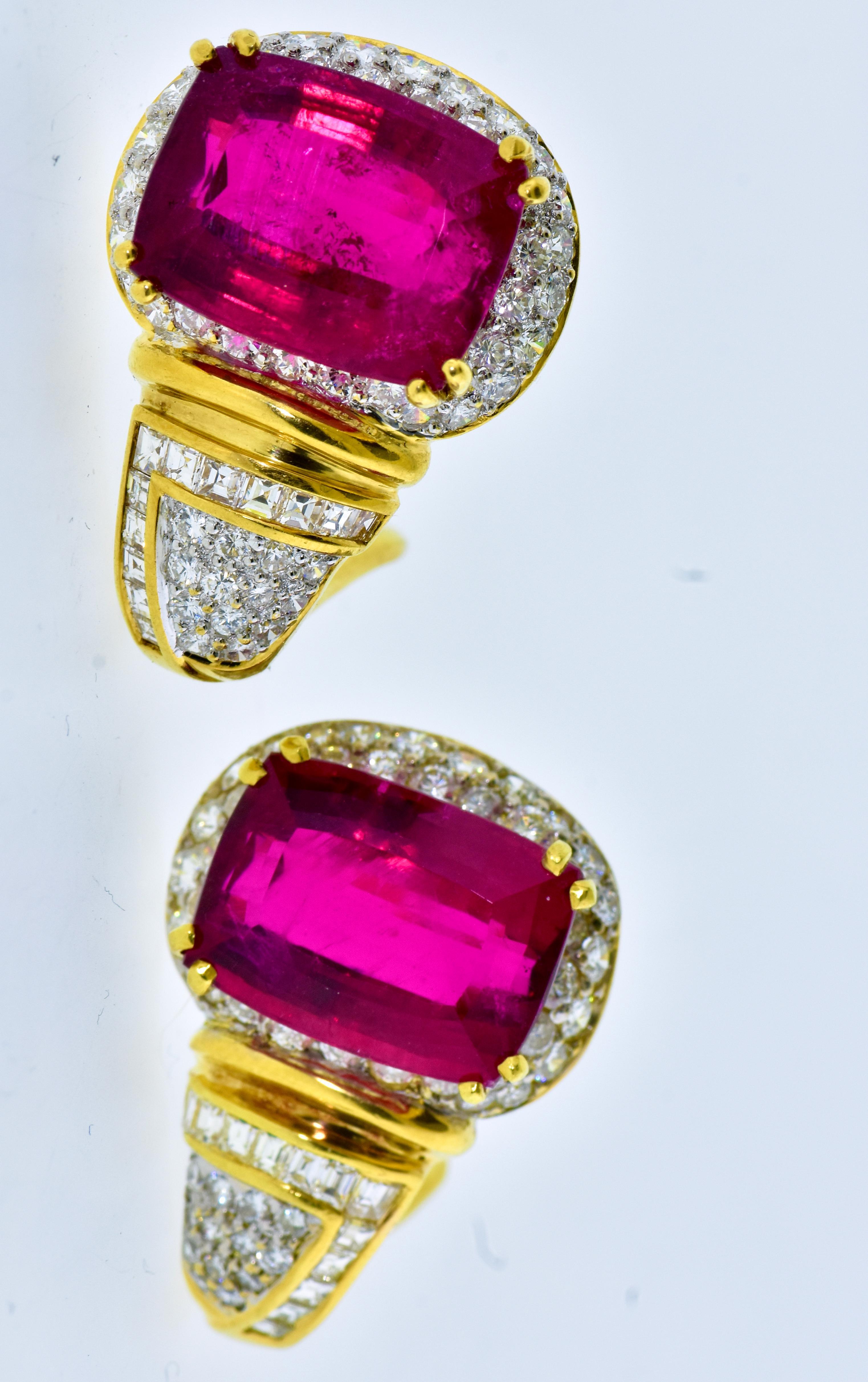 Red Tourmaline weighing 26 Cts. with fine Diamonds, 5 cts., in 18k Fine Earrings In Excellent Condition For Sale In Aspen, CO