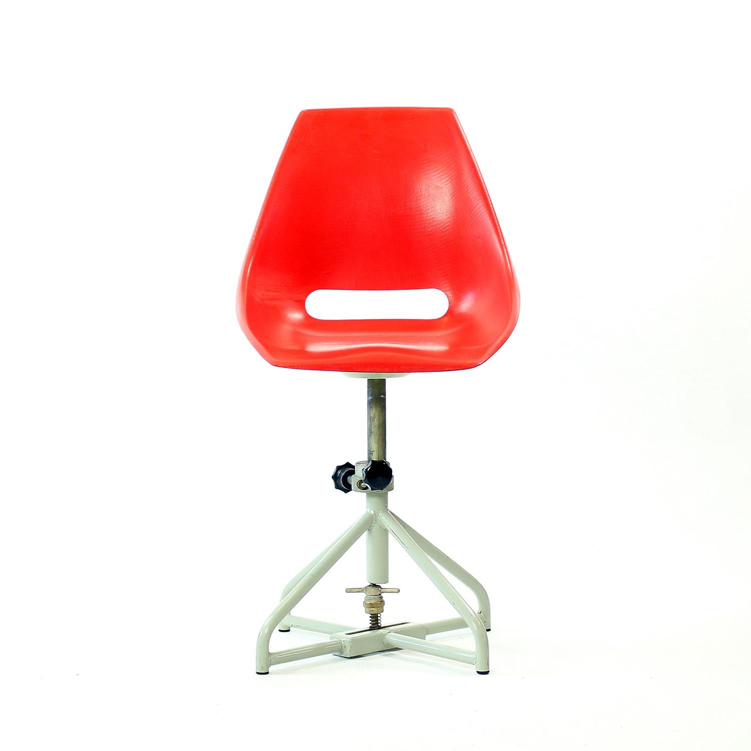Great industrial chair from midcentury era of Czechoslovakia. Designed by Miroslav Navratil for Vertext company in 1960s. Some of the chairs still have the original Vertex label visible. The chairs were originally used as seats in trams in the